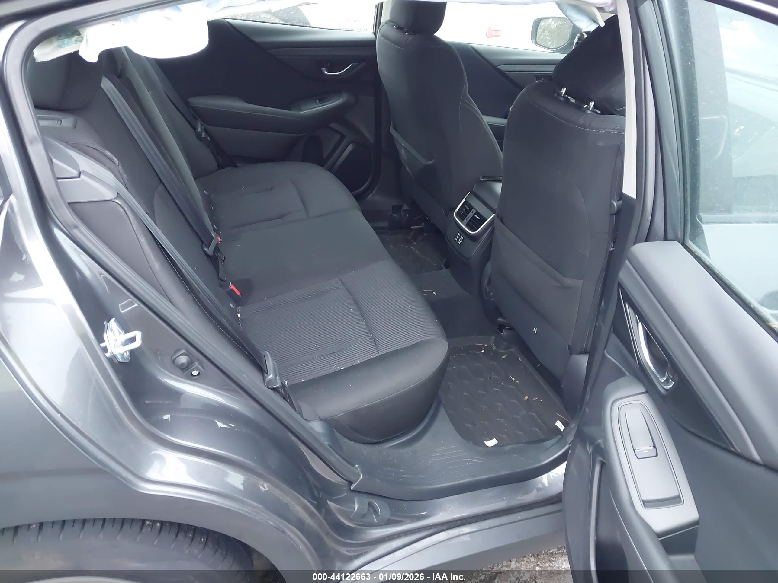 SUBARU LEGACY image 8