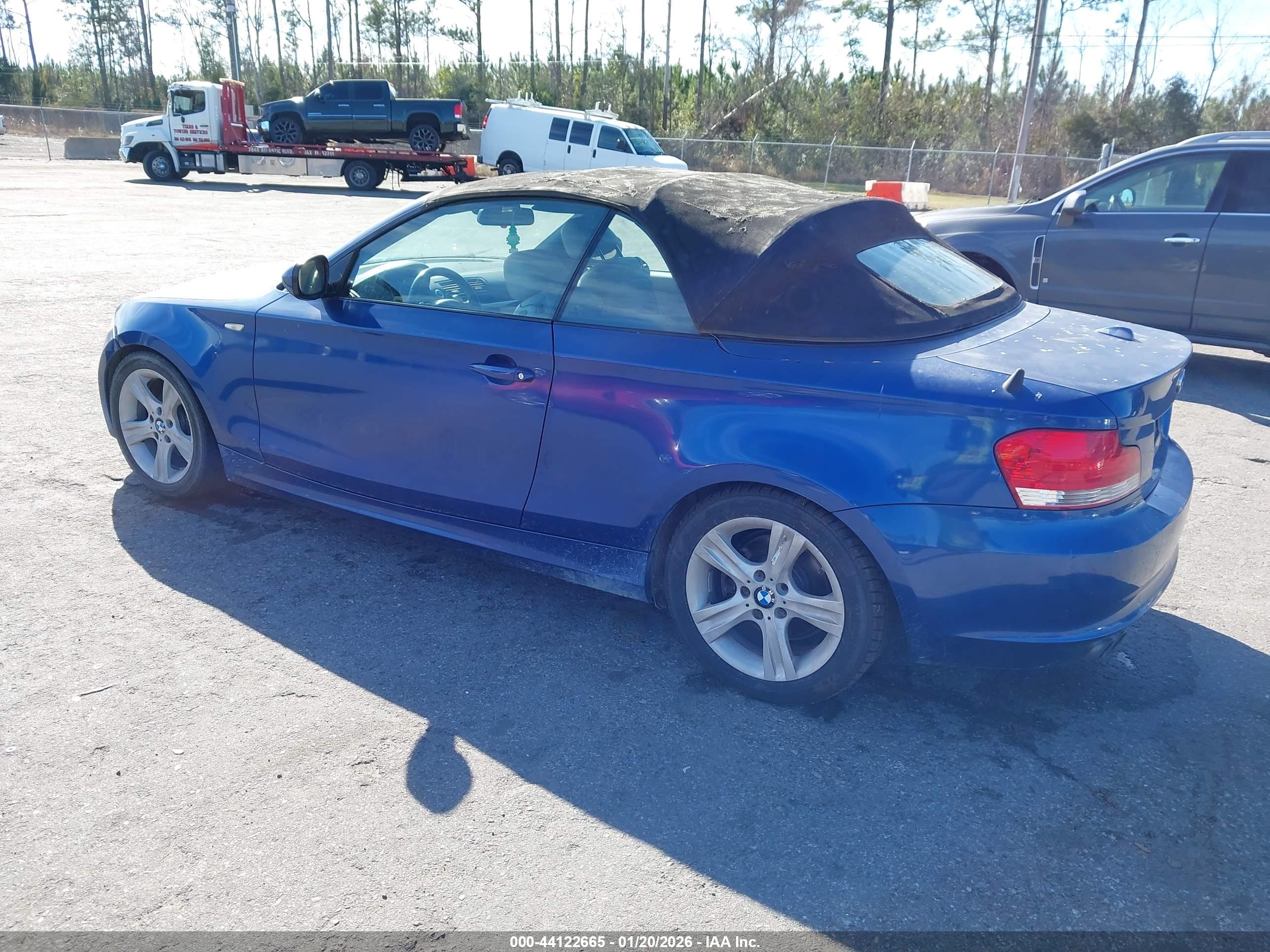 BMW 128I image 3