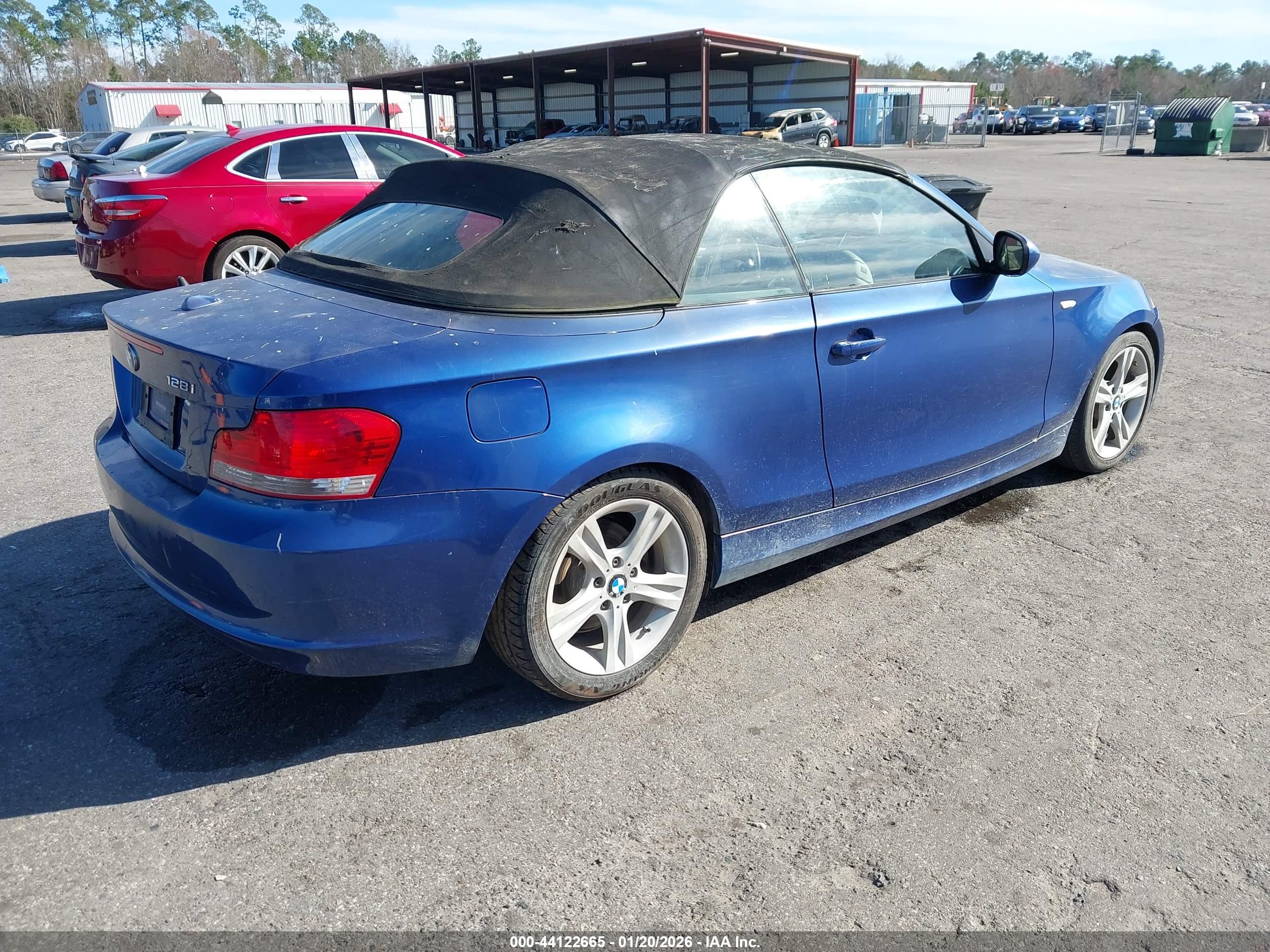 BMW 128I image 4