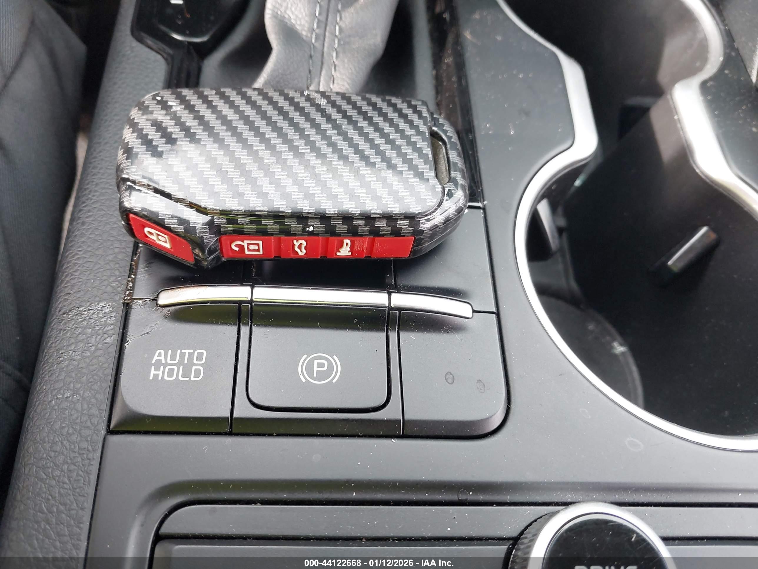 KIA K5 image 11