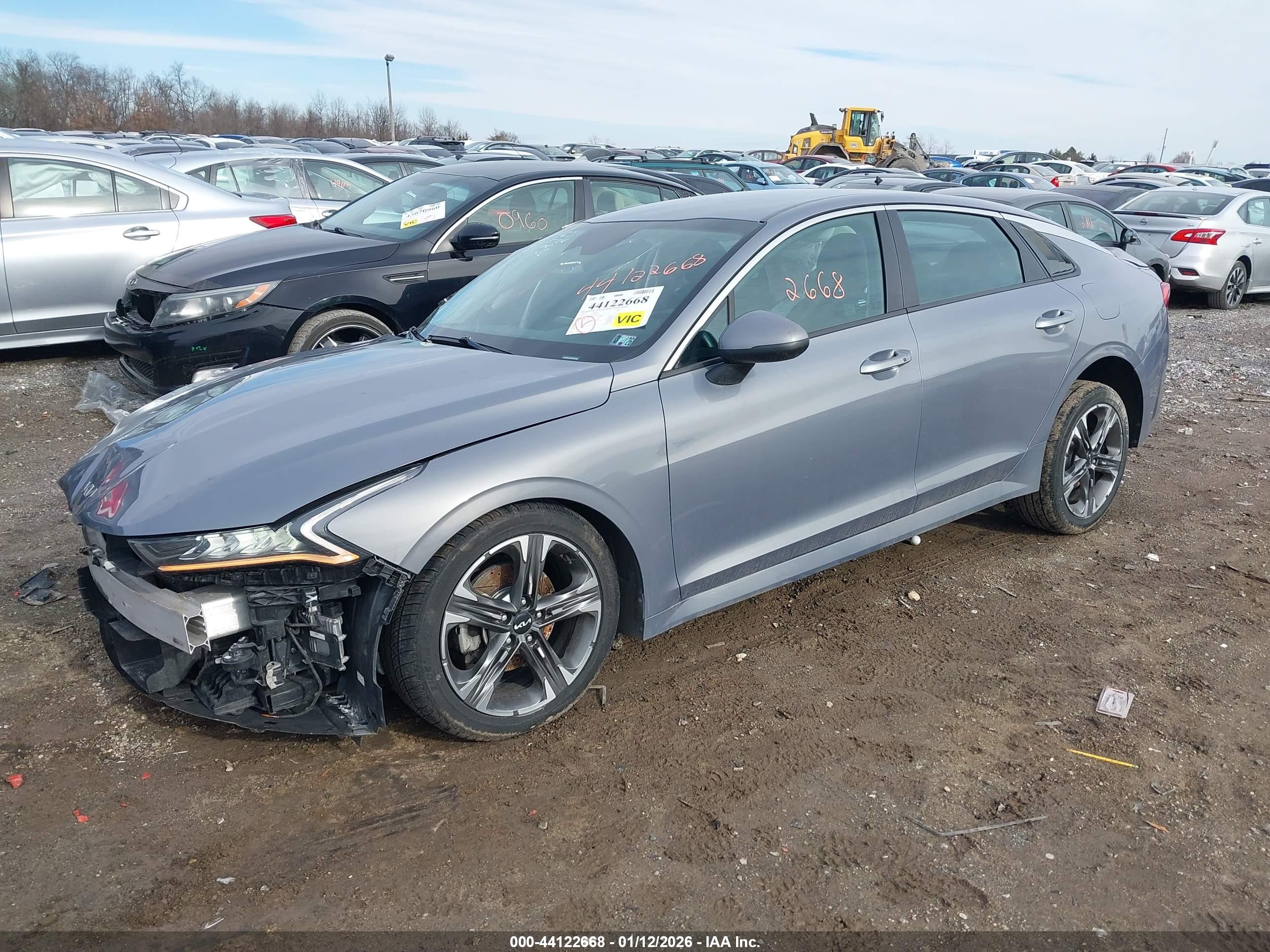 KIA K5 image 2