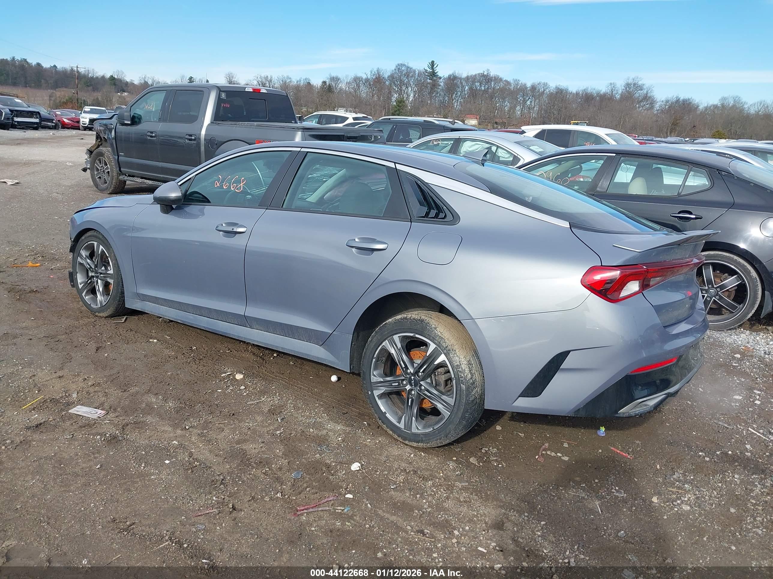 KIA K5 image 3