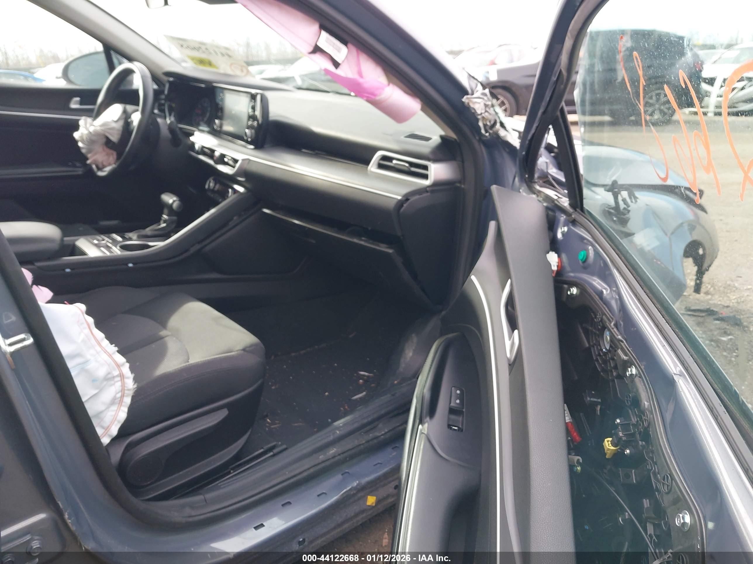 KIA K5 image 5