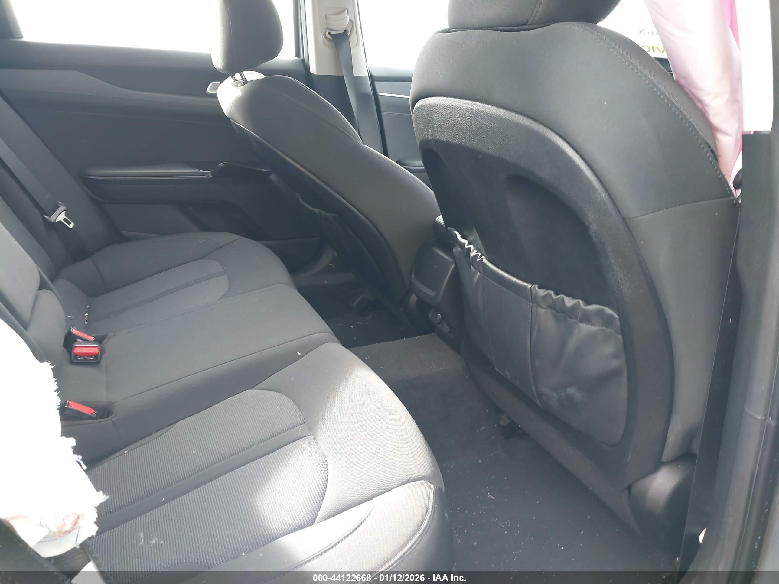 KIA K5 image 8