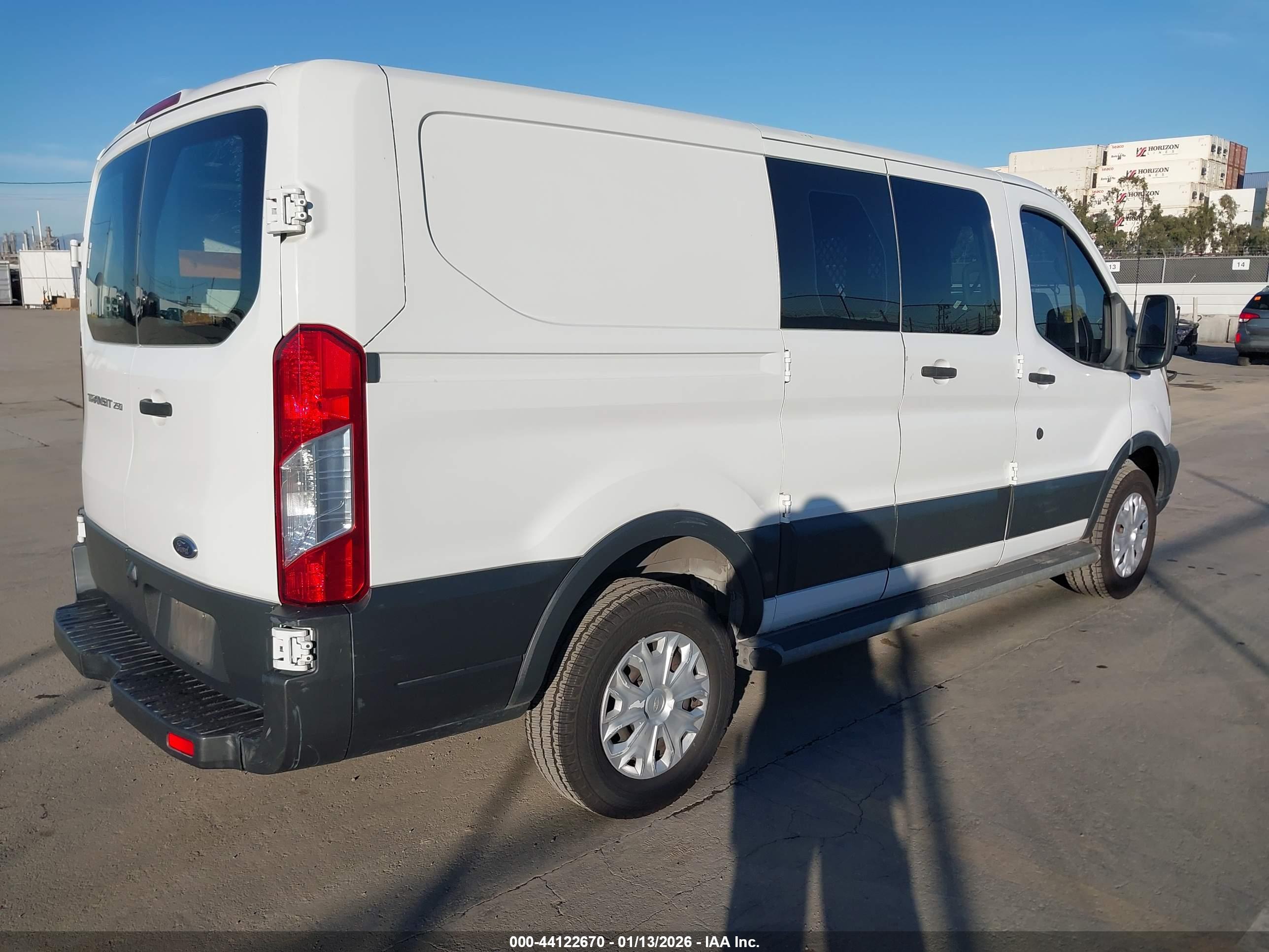 FORD TRANSIT-250 image 4