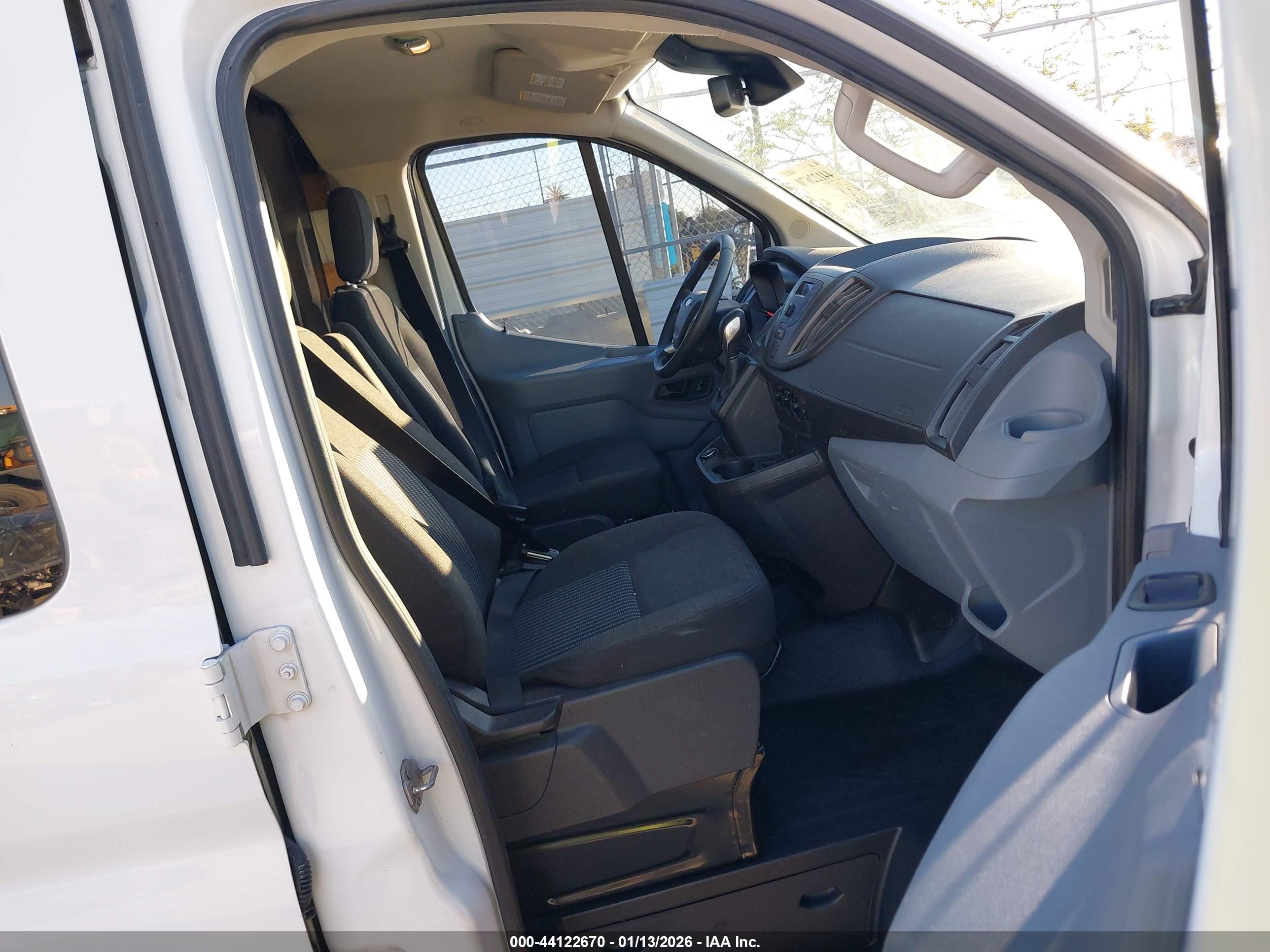 FORD TRANSIT-250 image 5