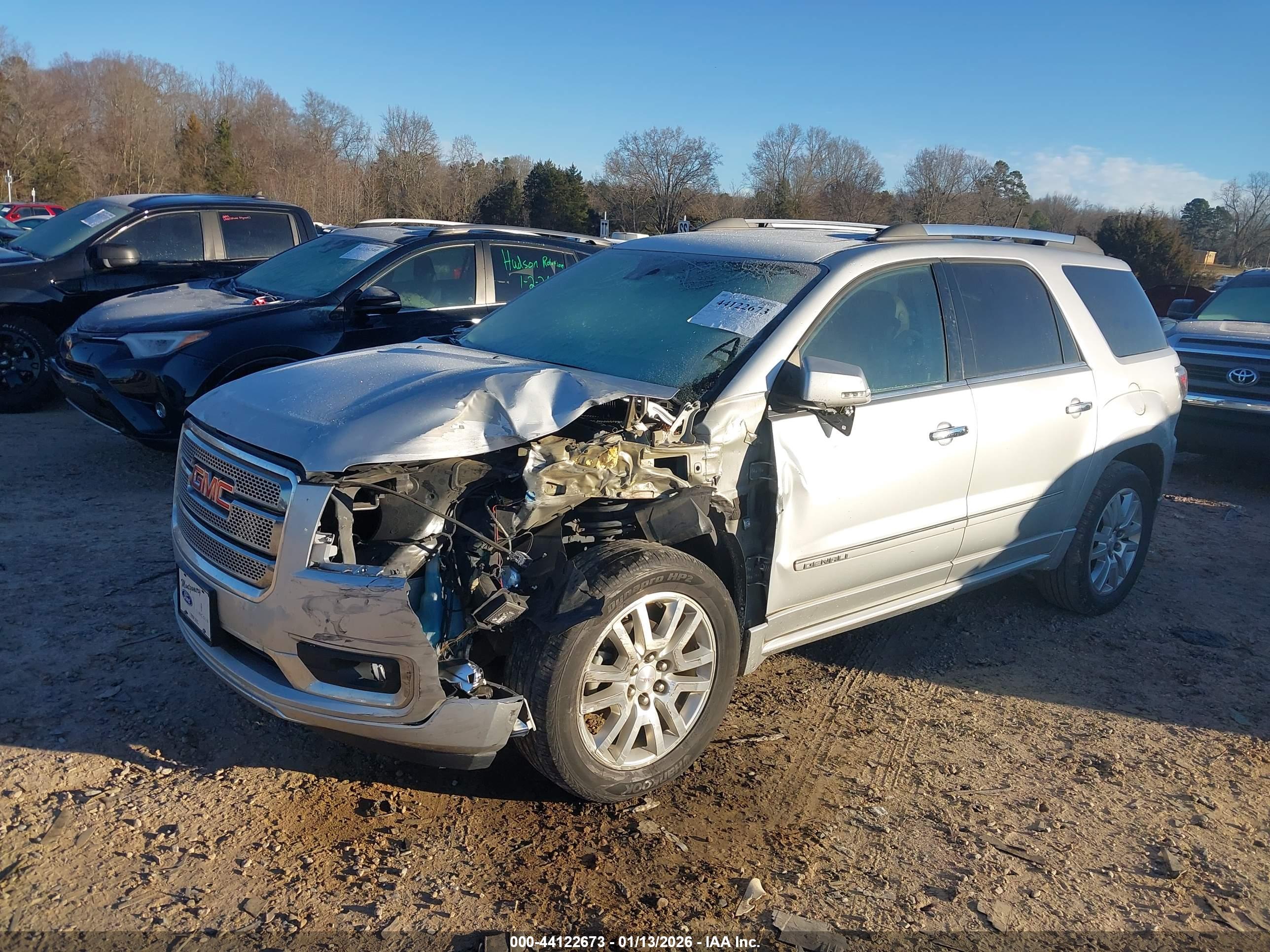 GMC ACADIA image 2