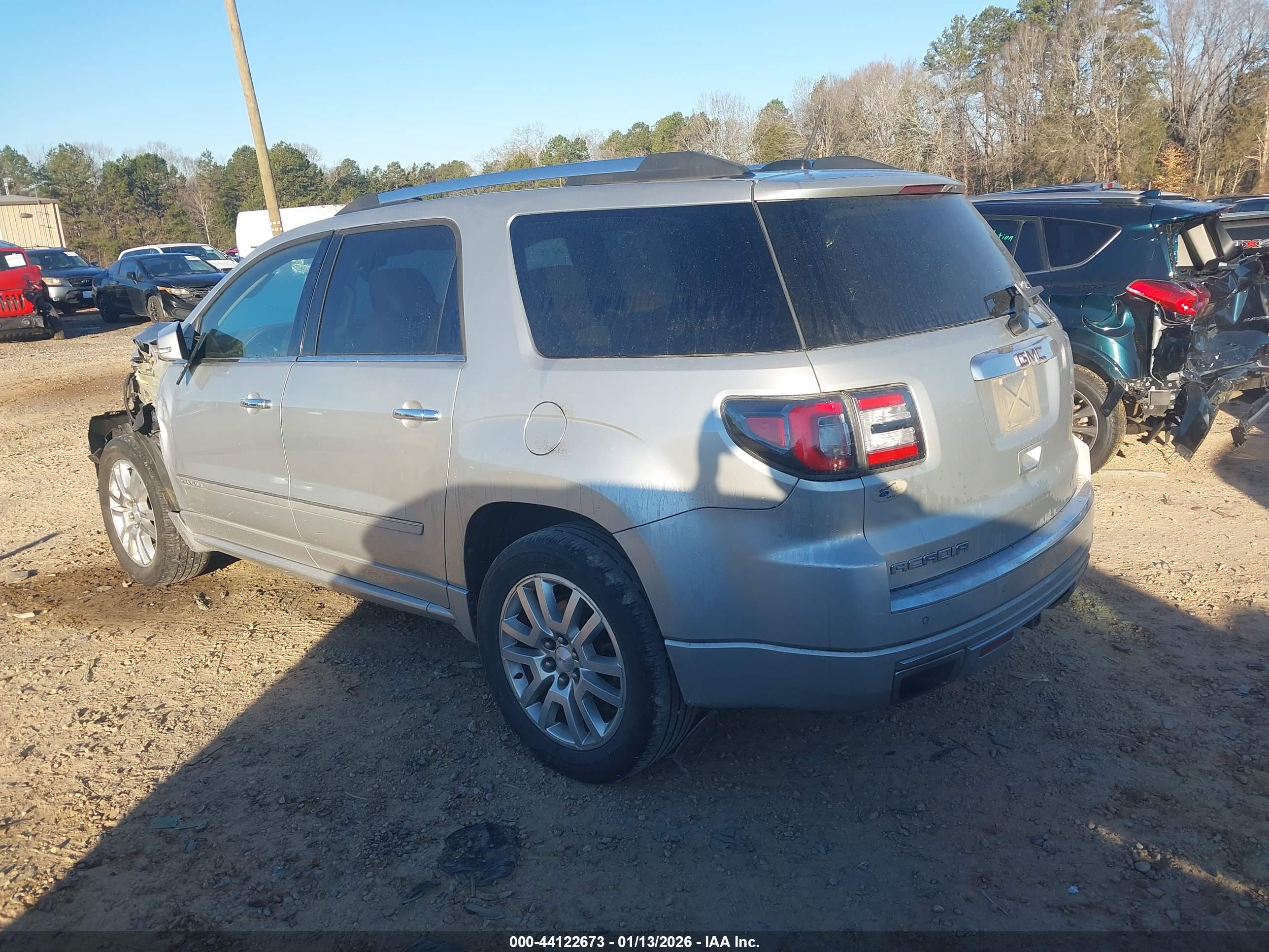 GMC ACADIA image 3
