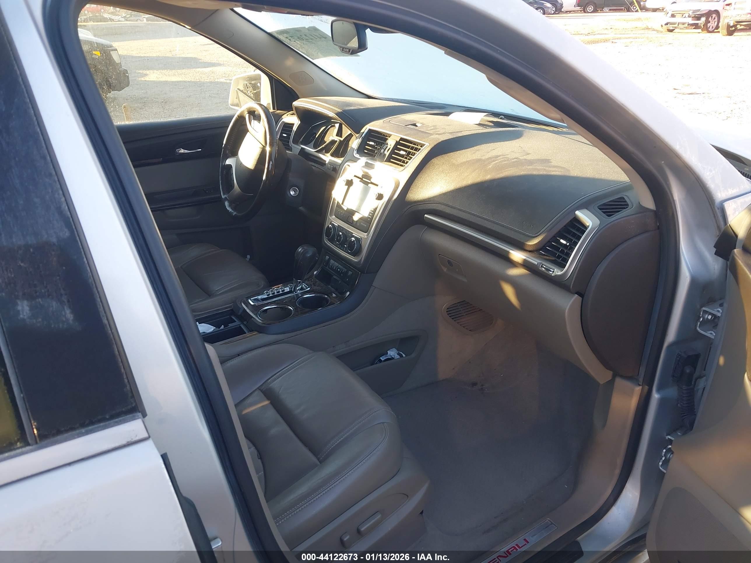 GMC ACADIA image 5