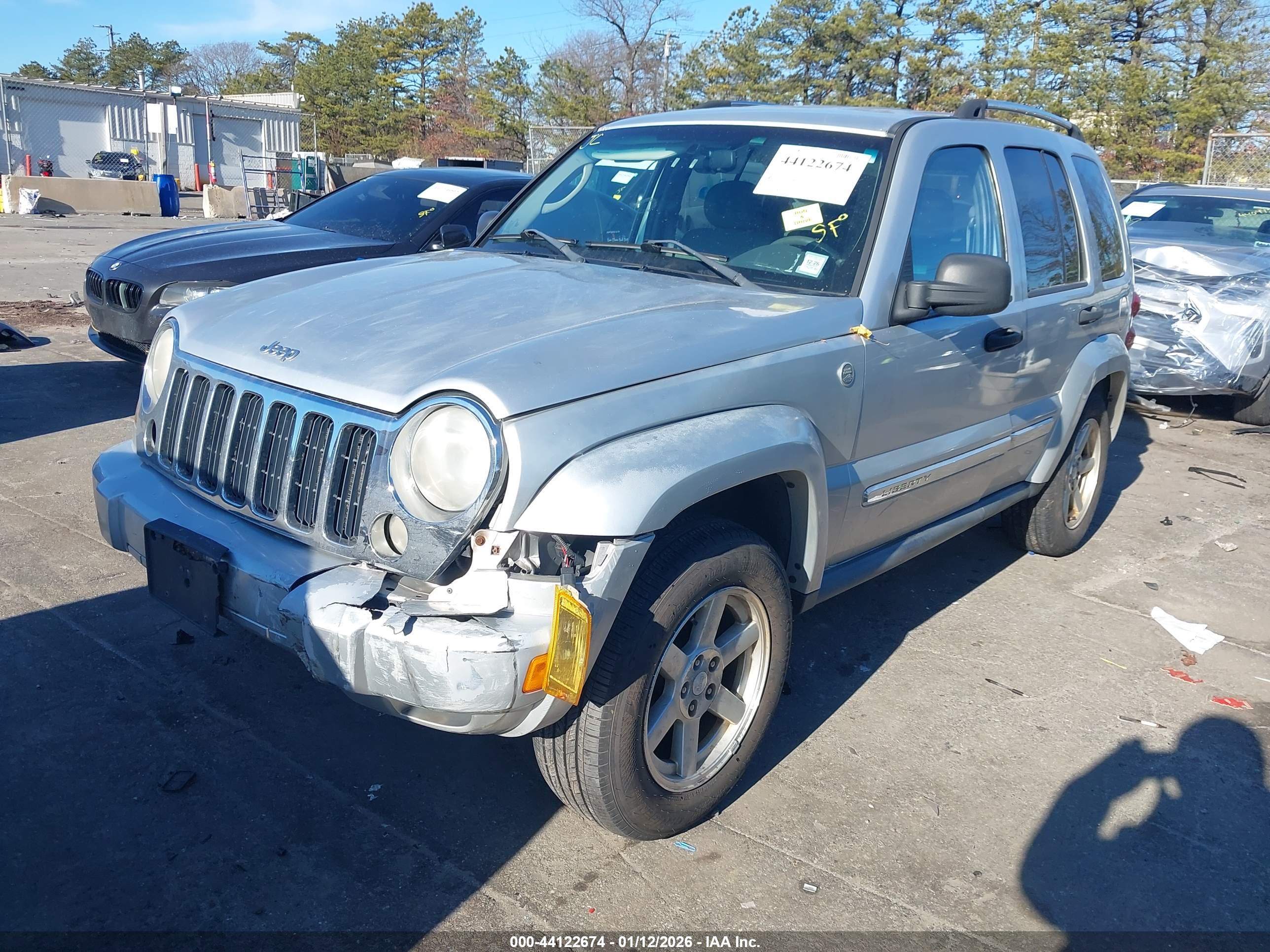 JEEP LIBERTY image 6