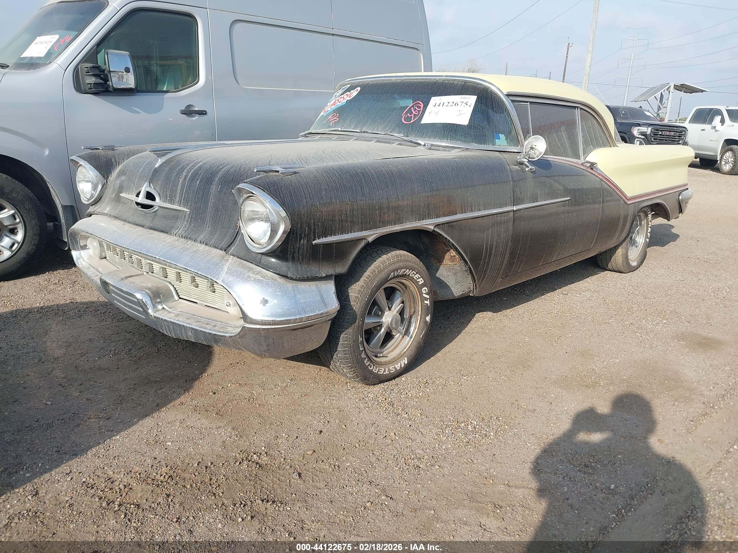 OLDSMOBILE 98 image 2