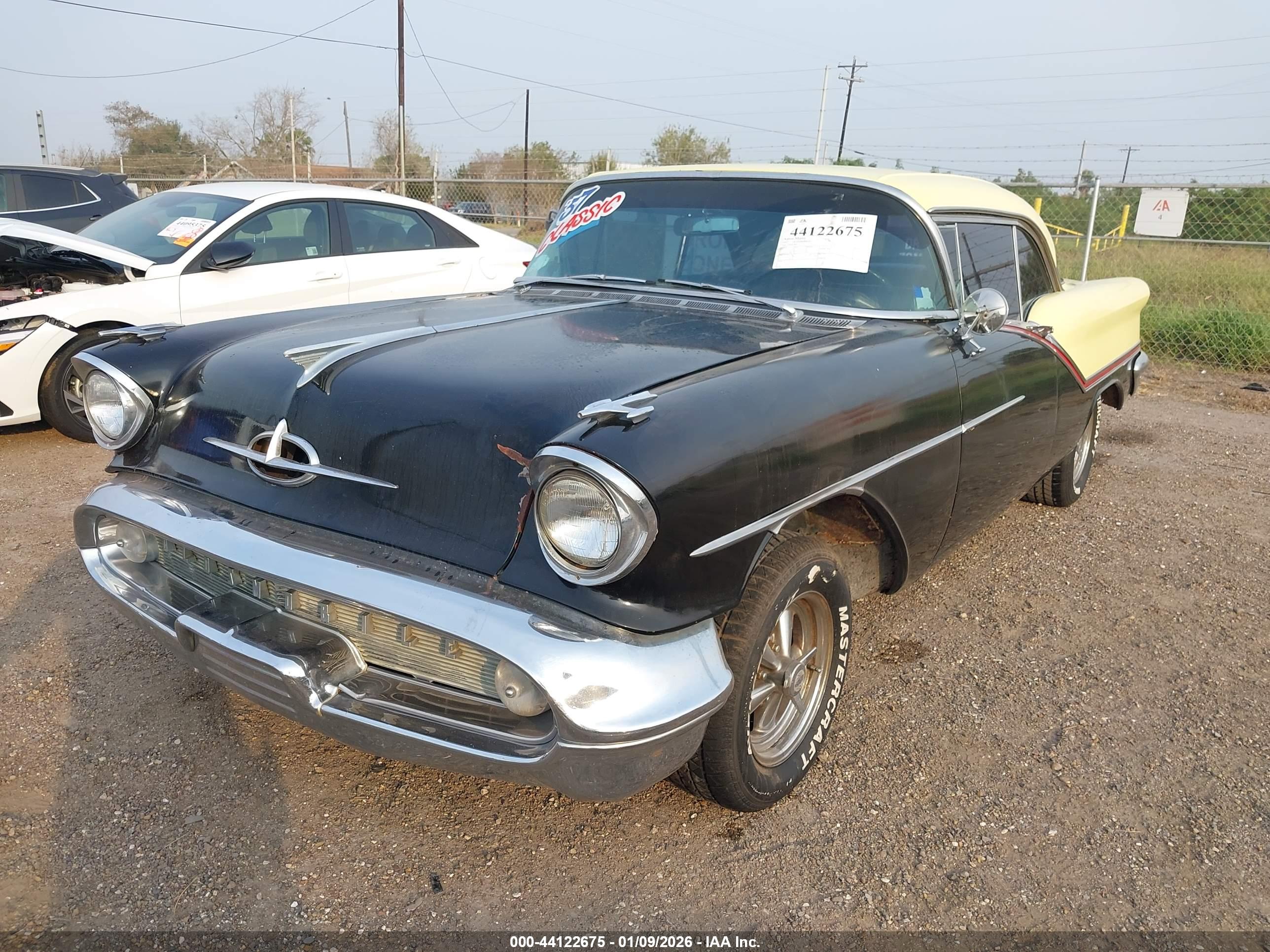 OLDSMOBILE 98 image 6