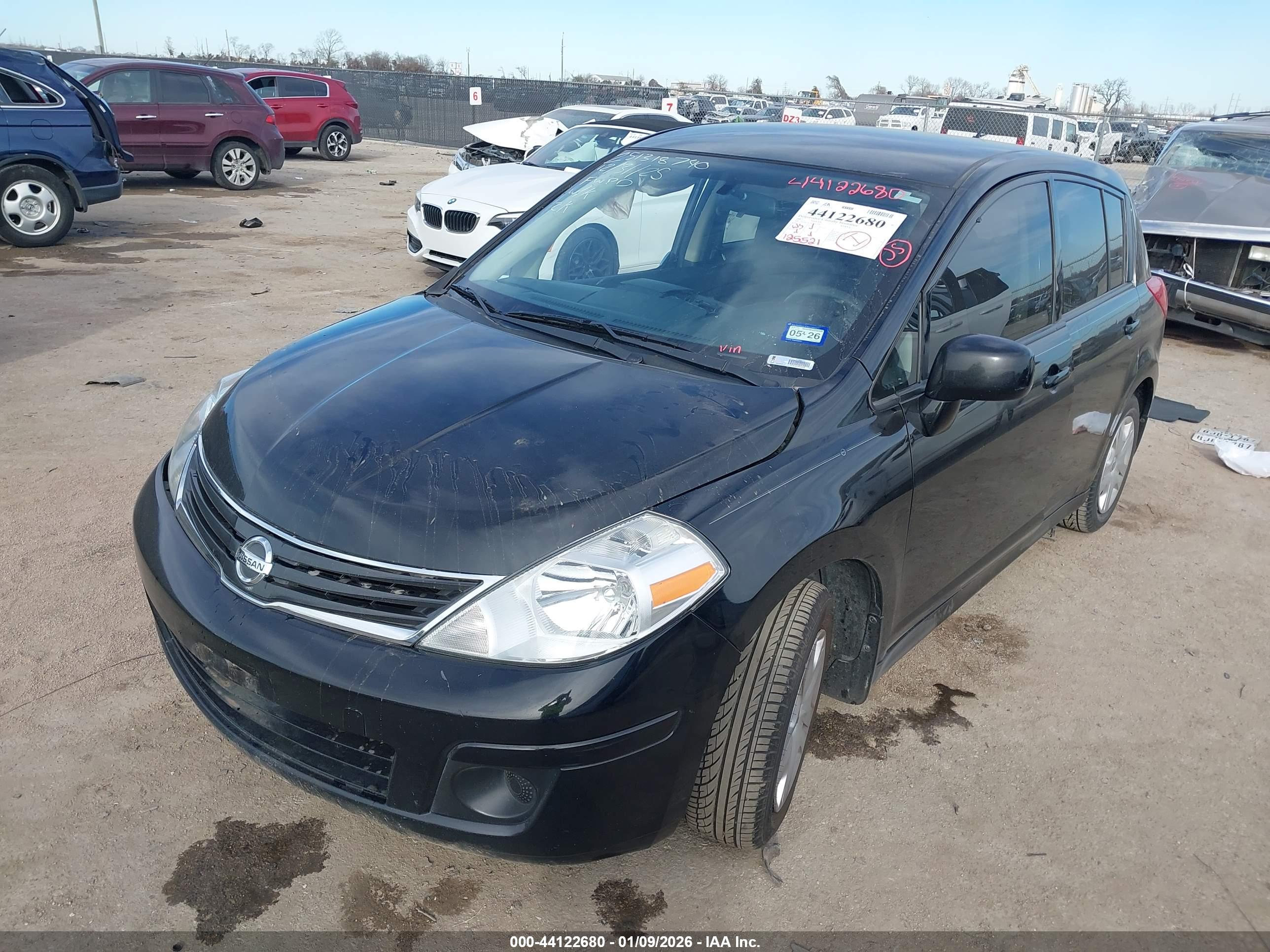 NISSAN VERSA image 2