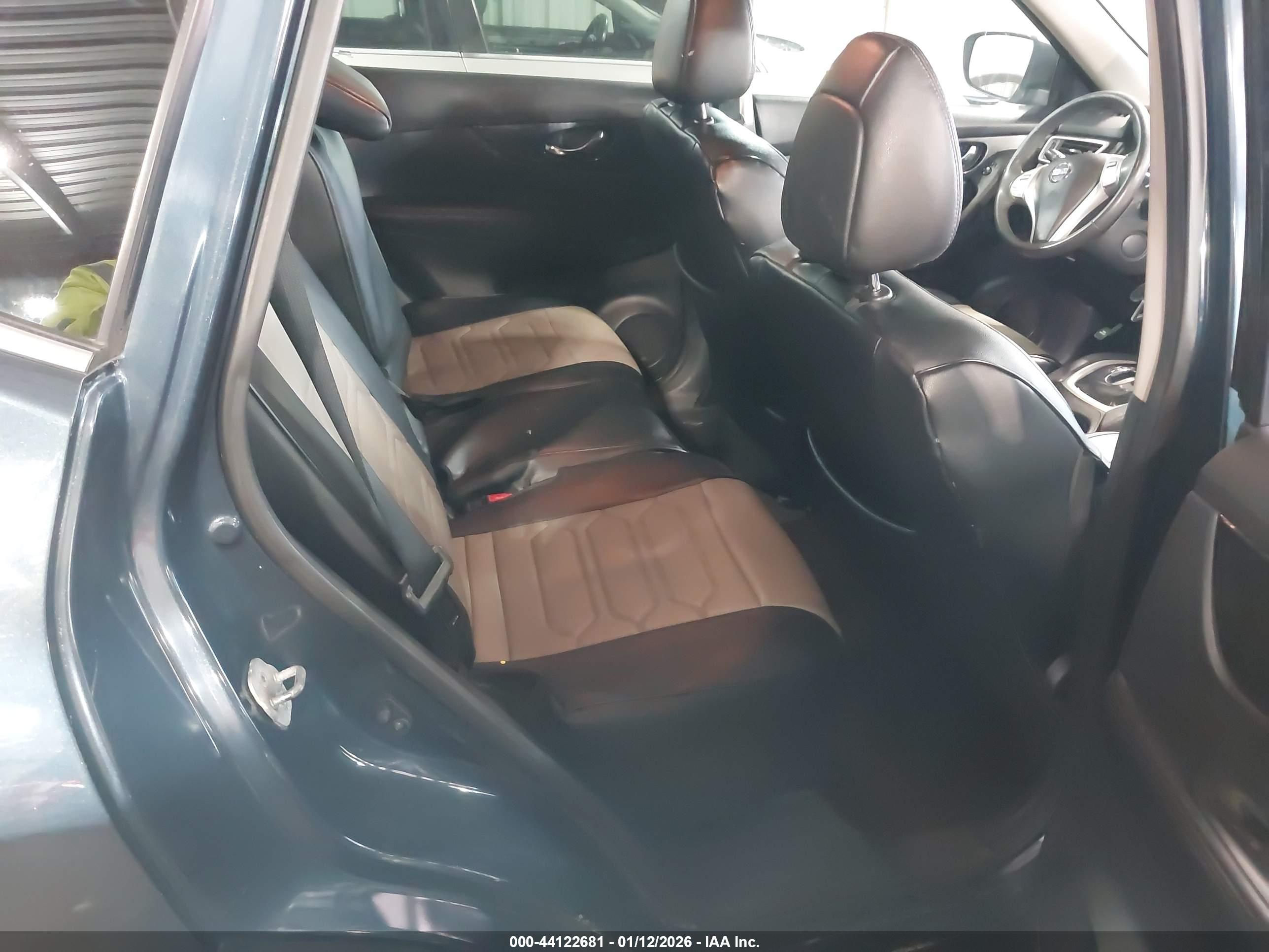NISSAN ROGUE image 8