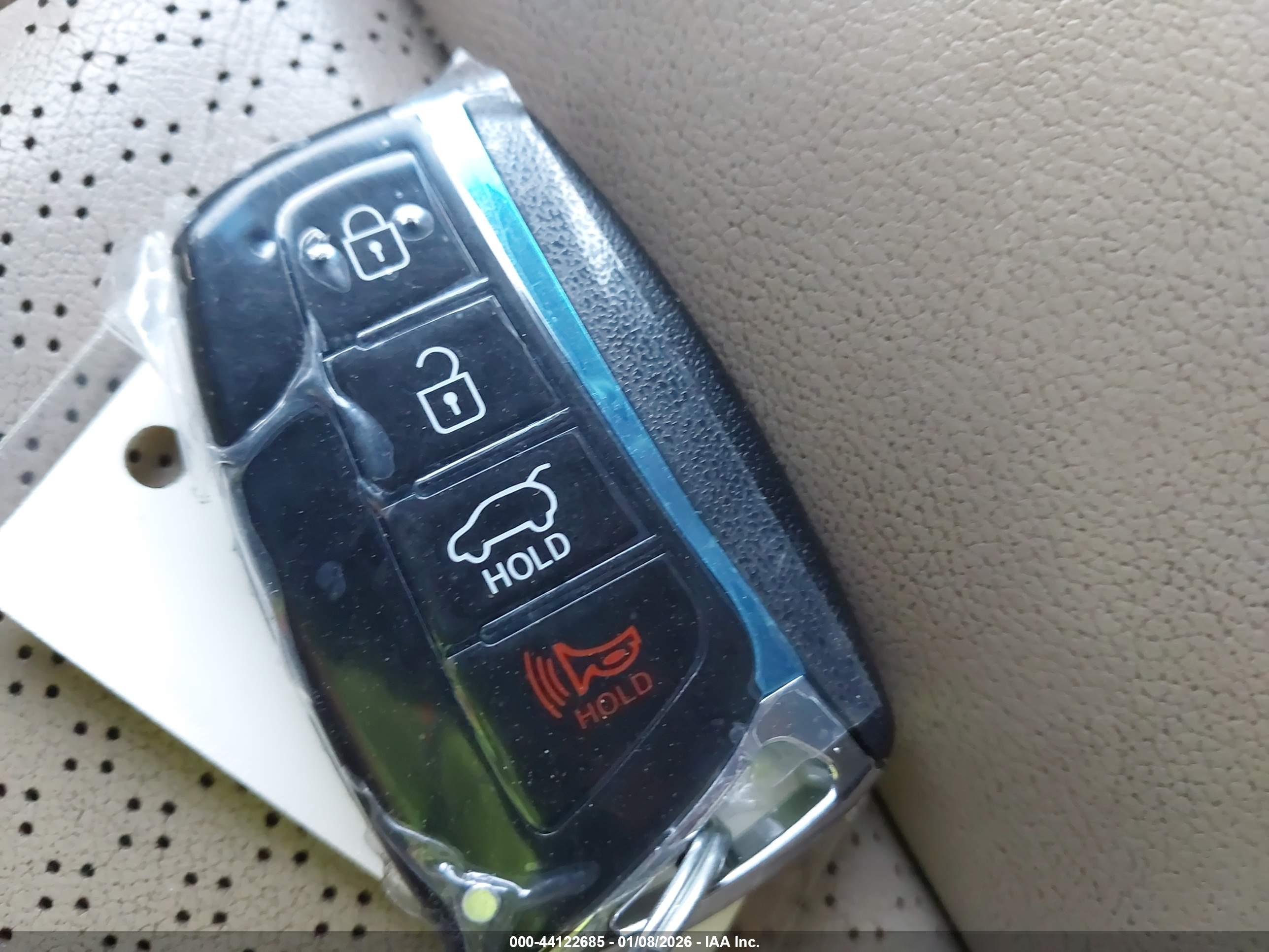 HYUNDAI SANTA image 11