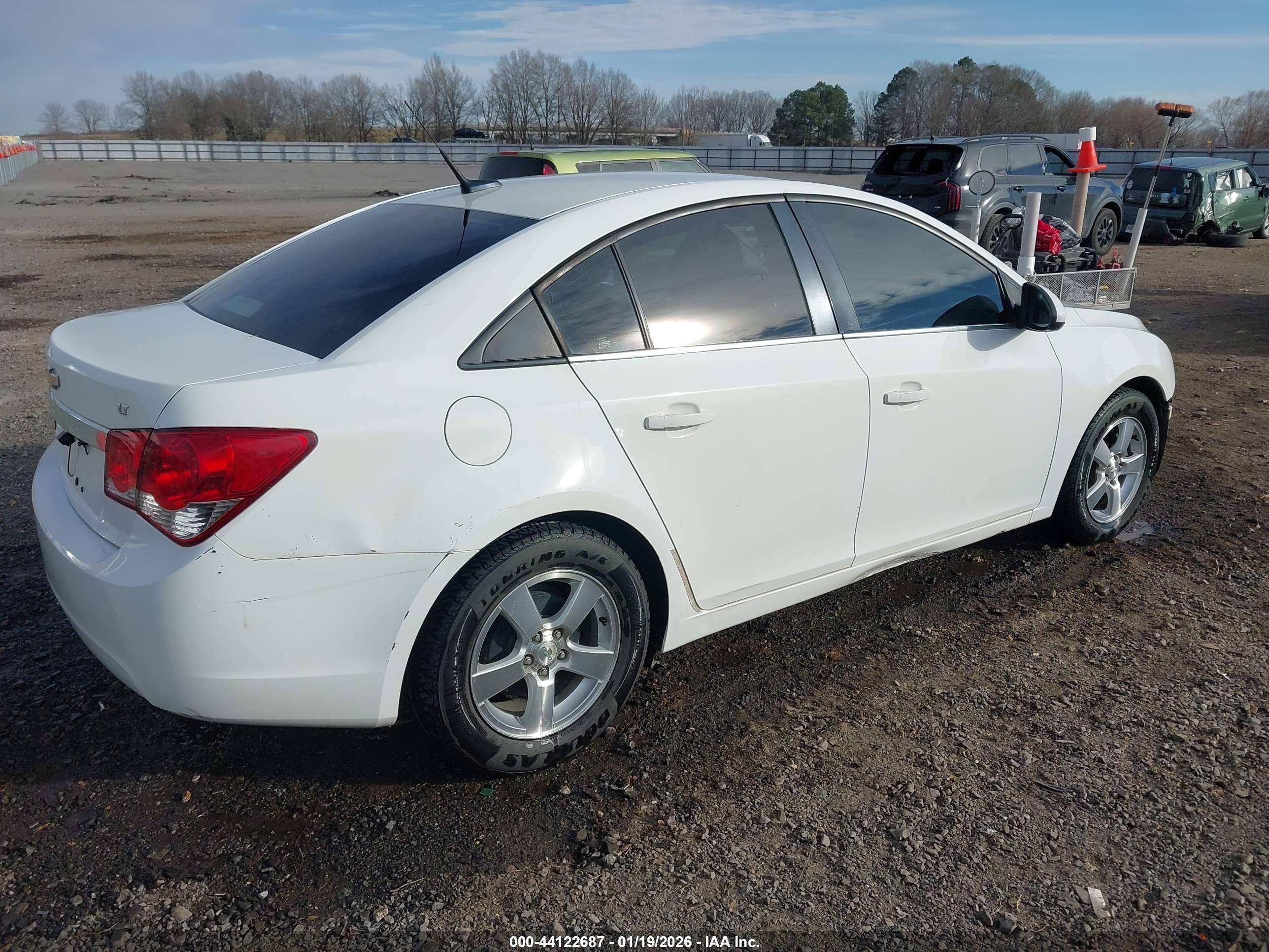 CHEVROLET CRUZE image 4