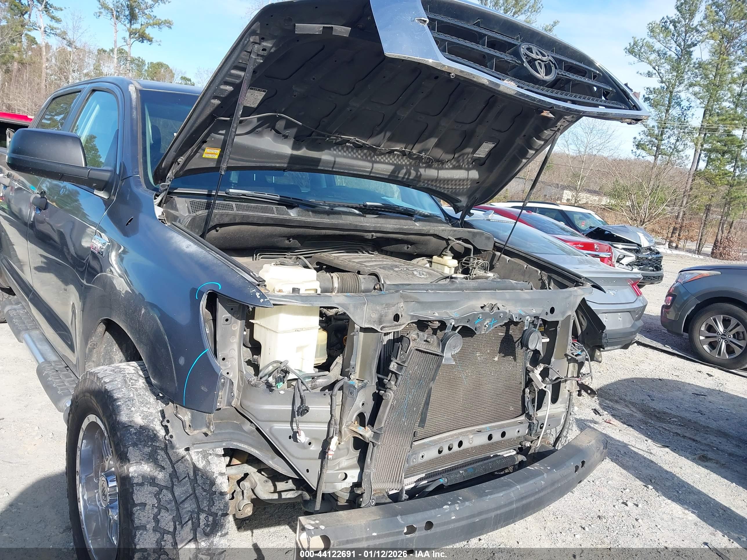TOYOTA TUNDRA image 6