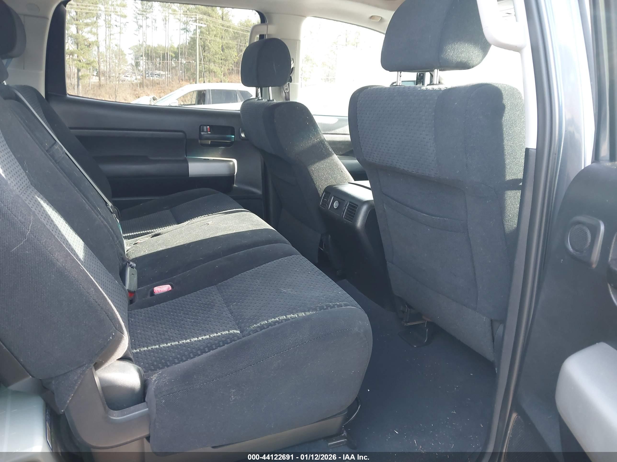 TOYOTA TUNDRA image 8