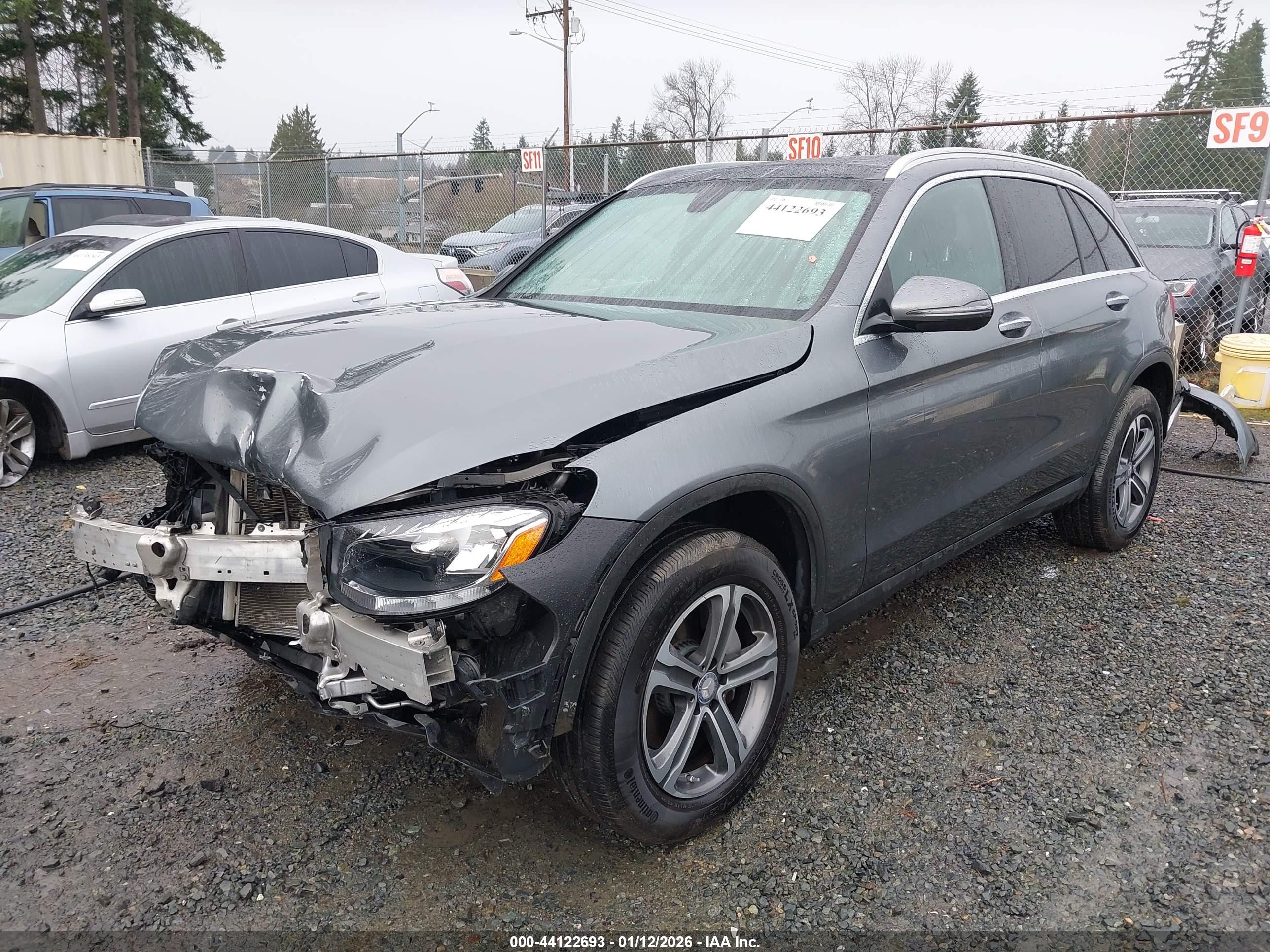 MERCEDES-BENZ GLC image 2