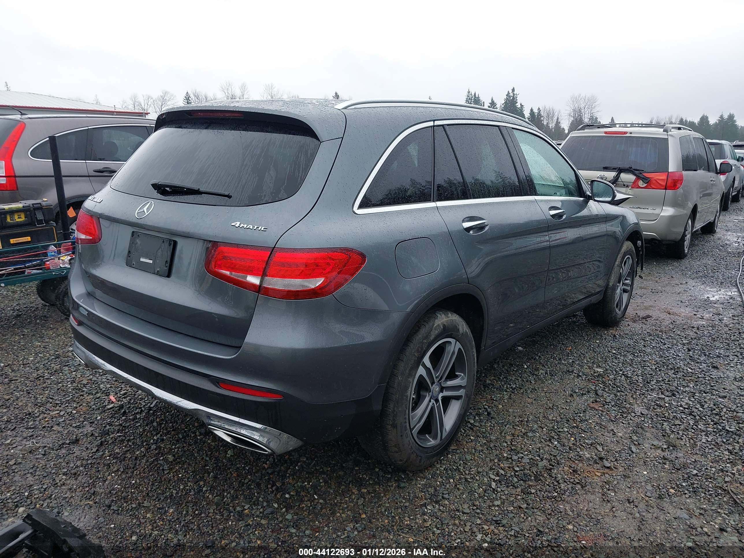 MERCEDES-BENZ GLC image 4