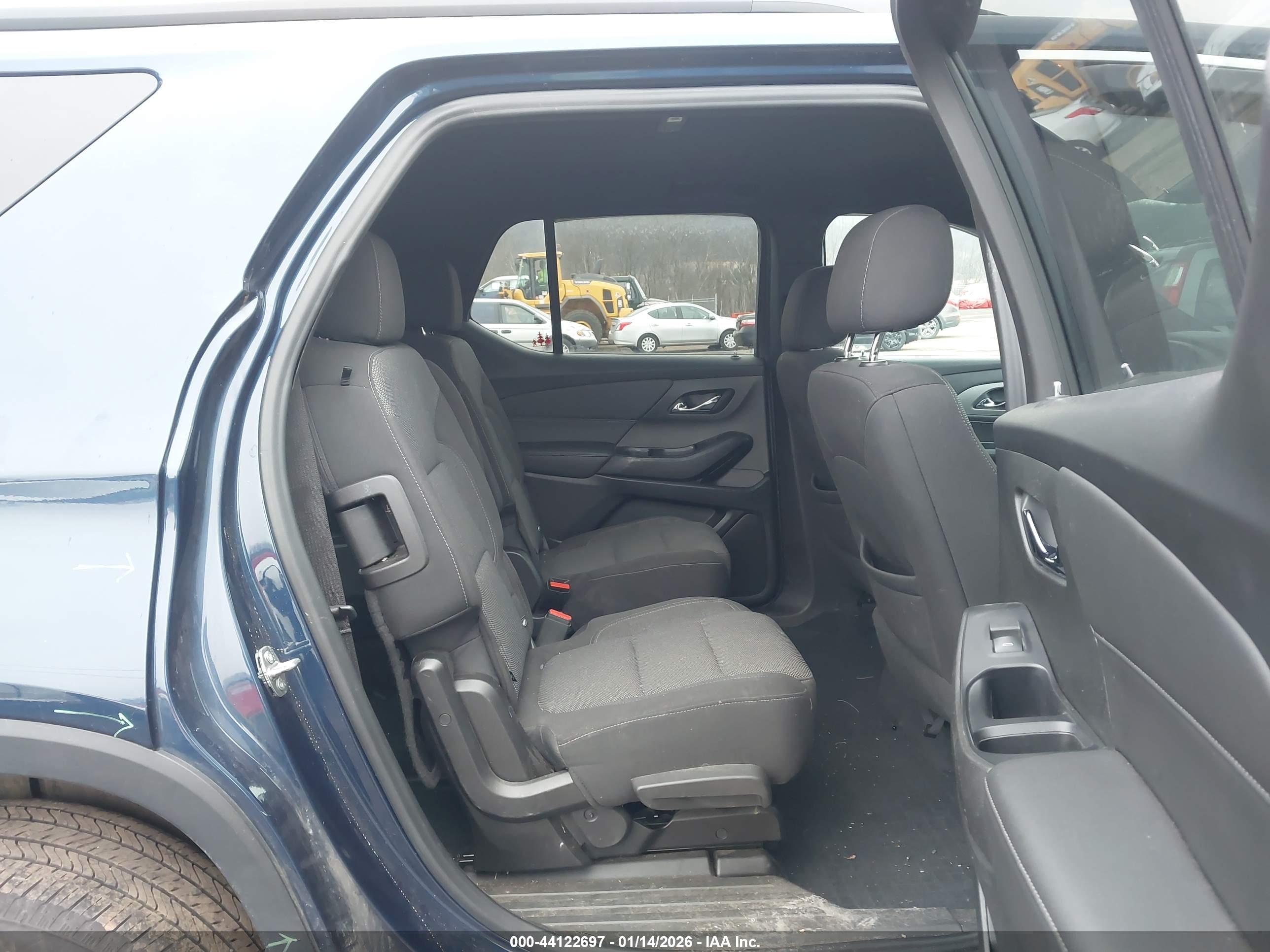 CHEVROLET TRAVERSE image 8
