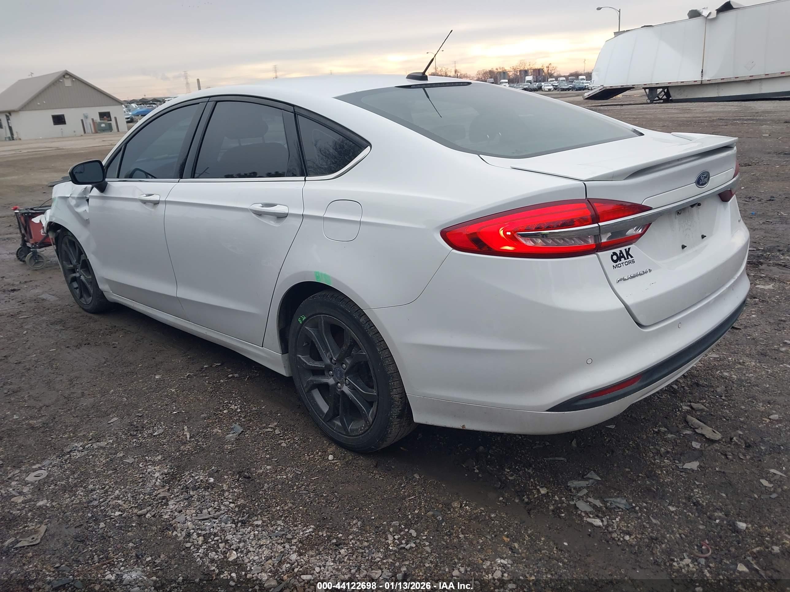 FORD FUSION image 3