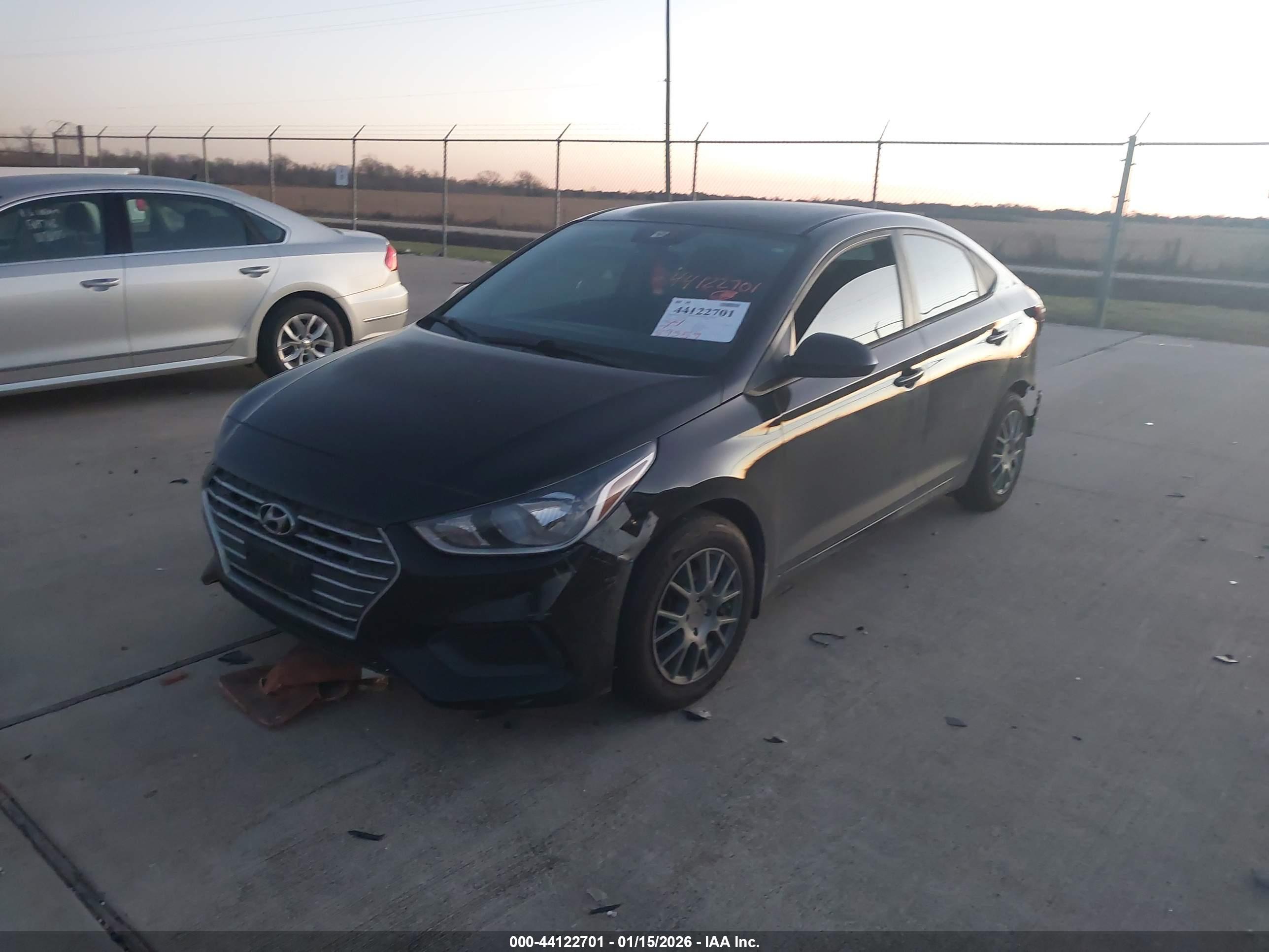 HYUNDAI ACCENT image 2