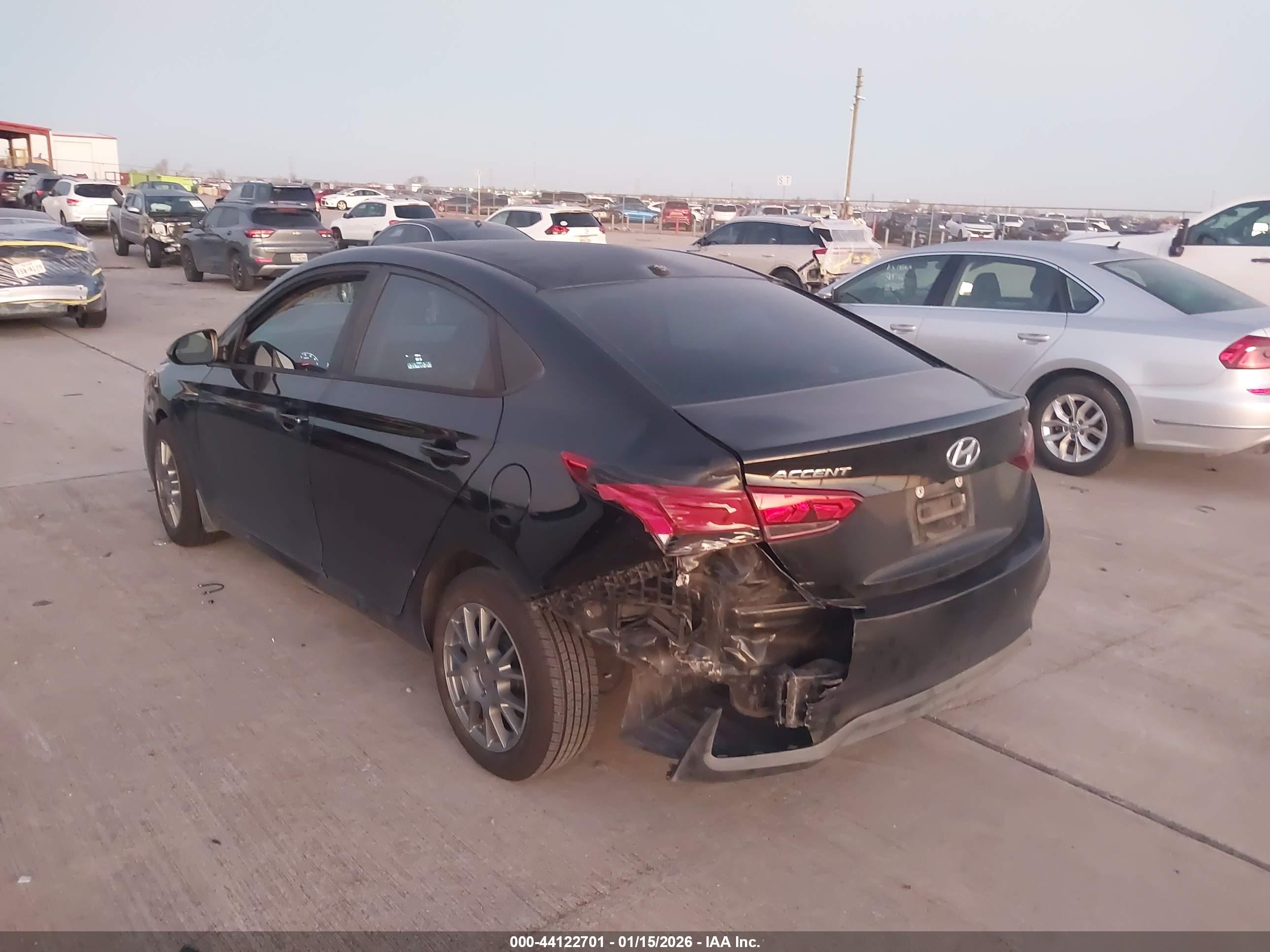 HYUNDAI ACCENT image 6