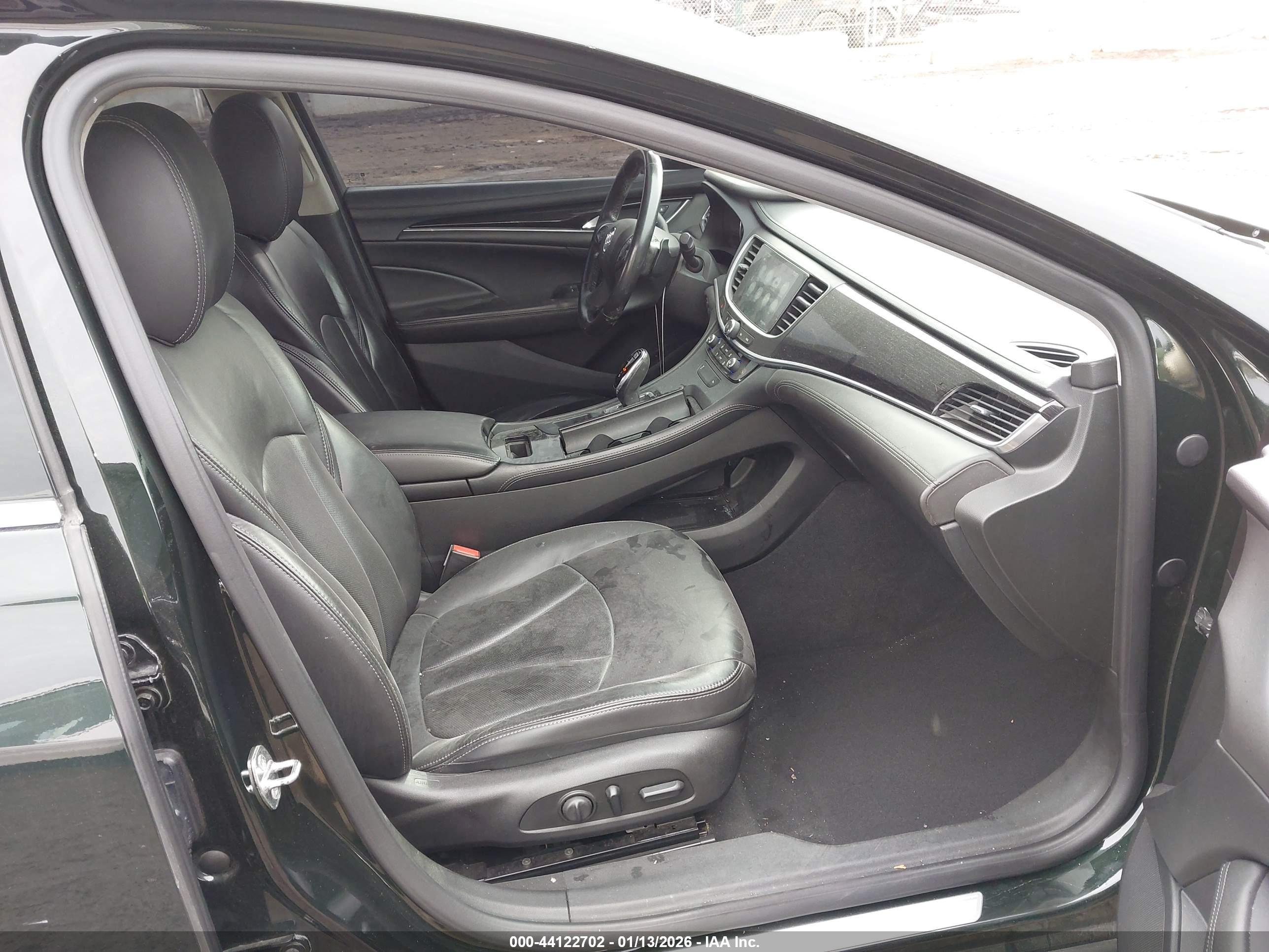 BUICK LACROSSE image 5