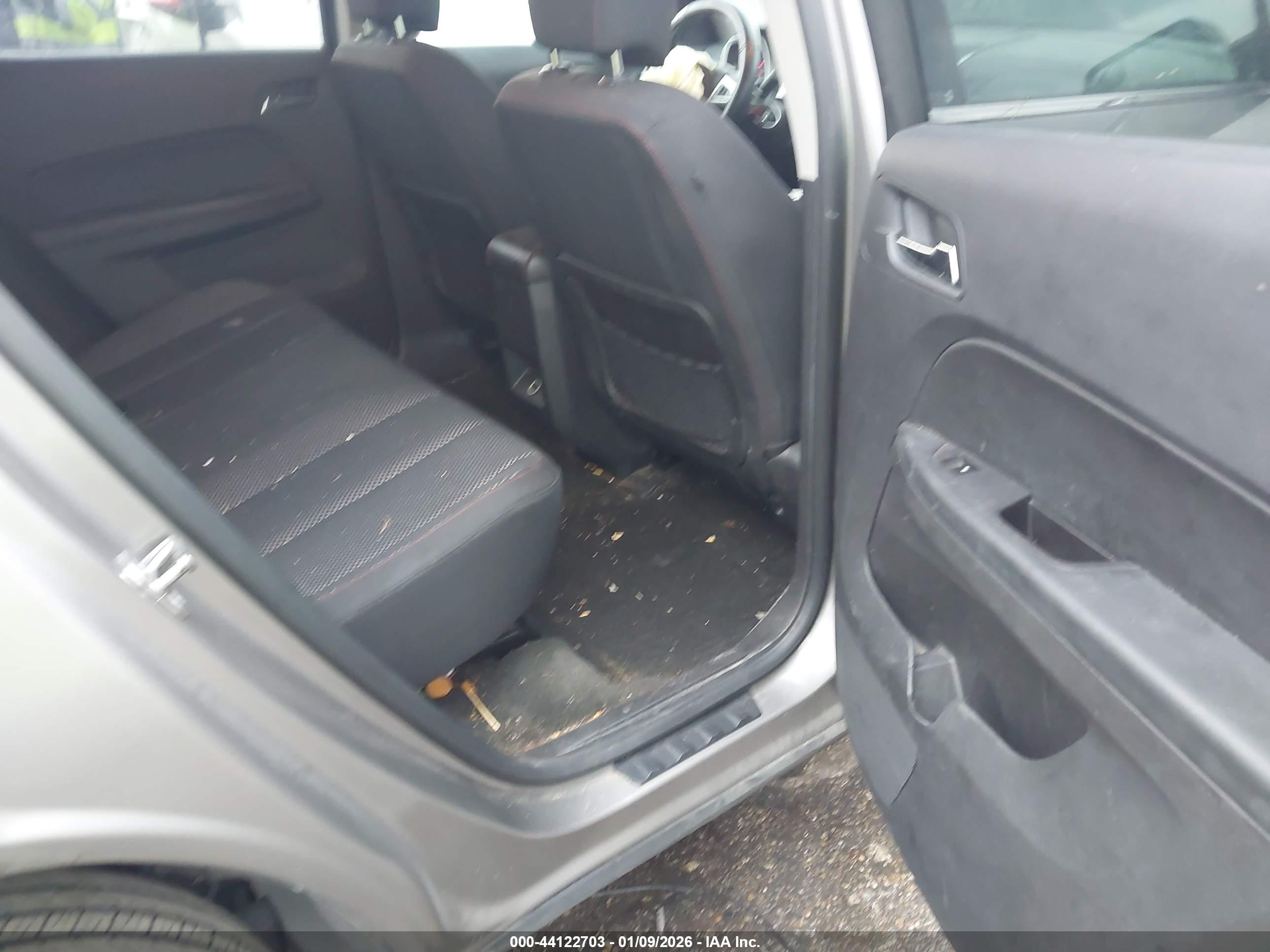 CHEVROLET EQUINOX image 8