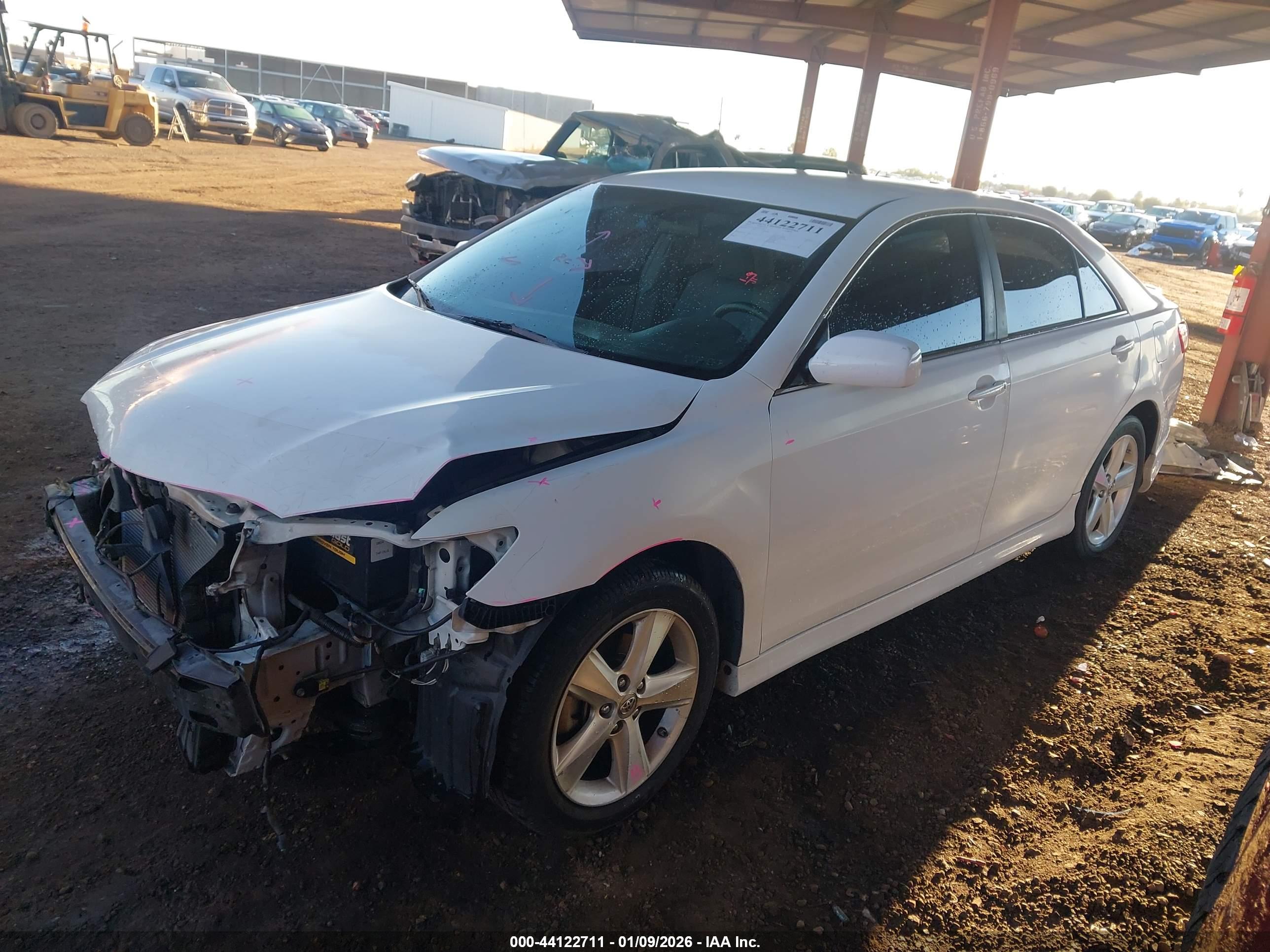 TOYOTA CAMRY image 2