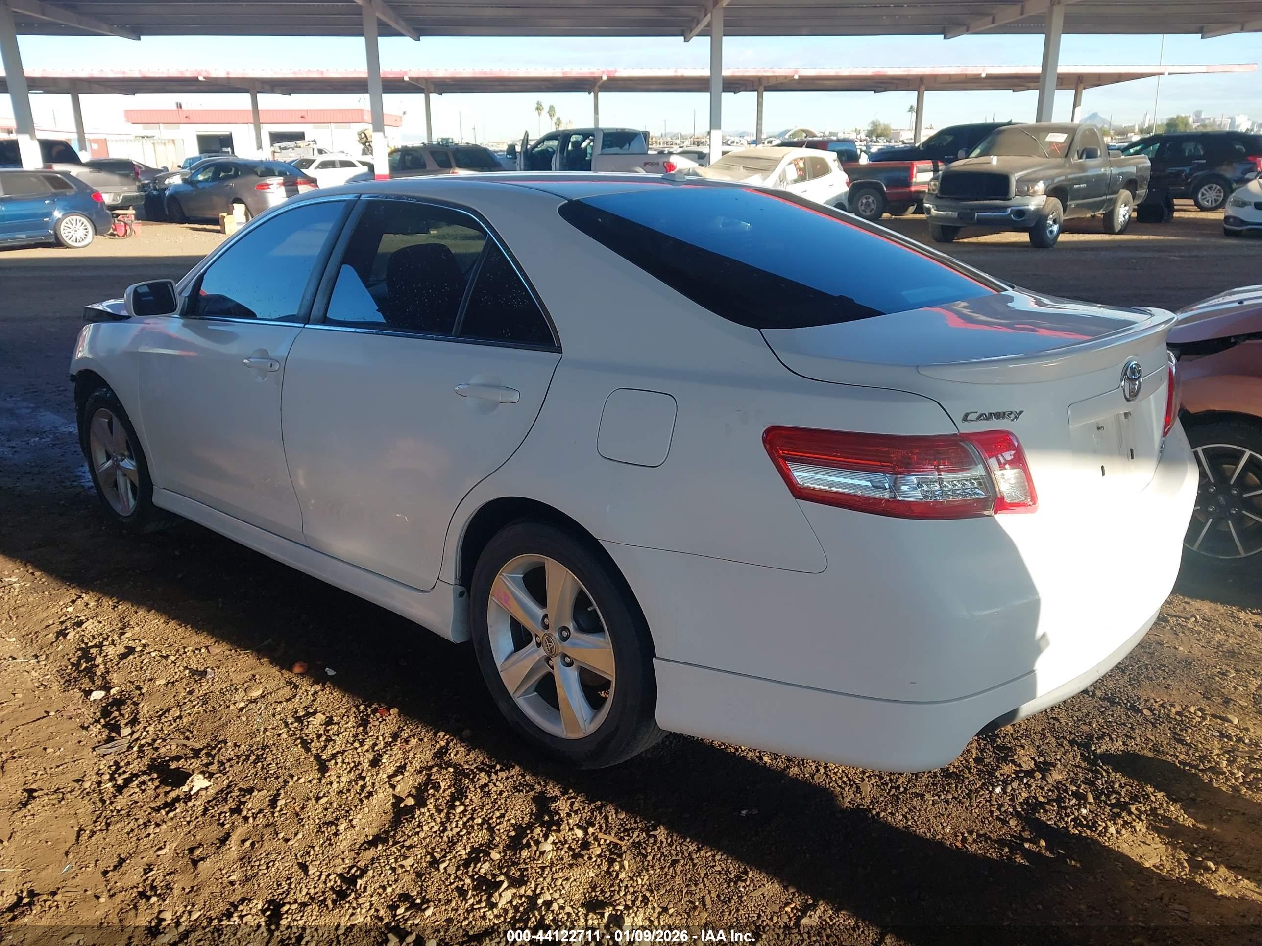 TOYOTA CAMRY image 3