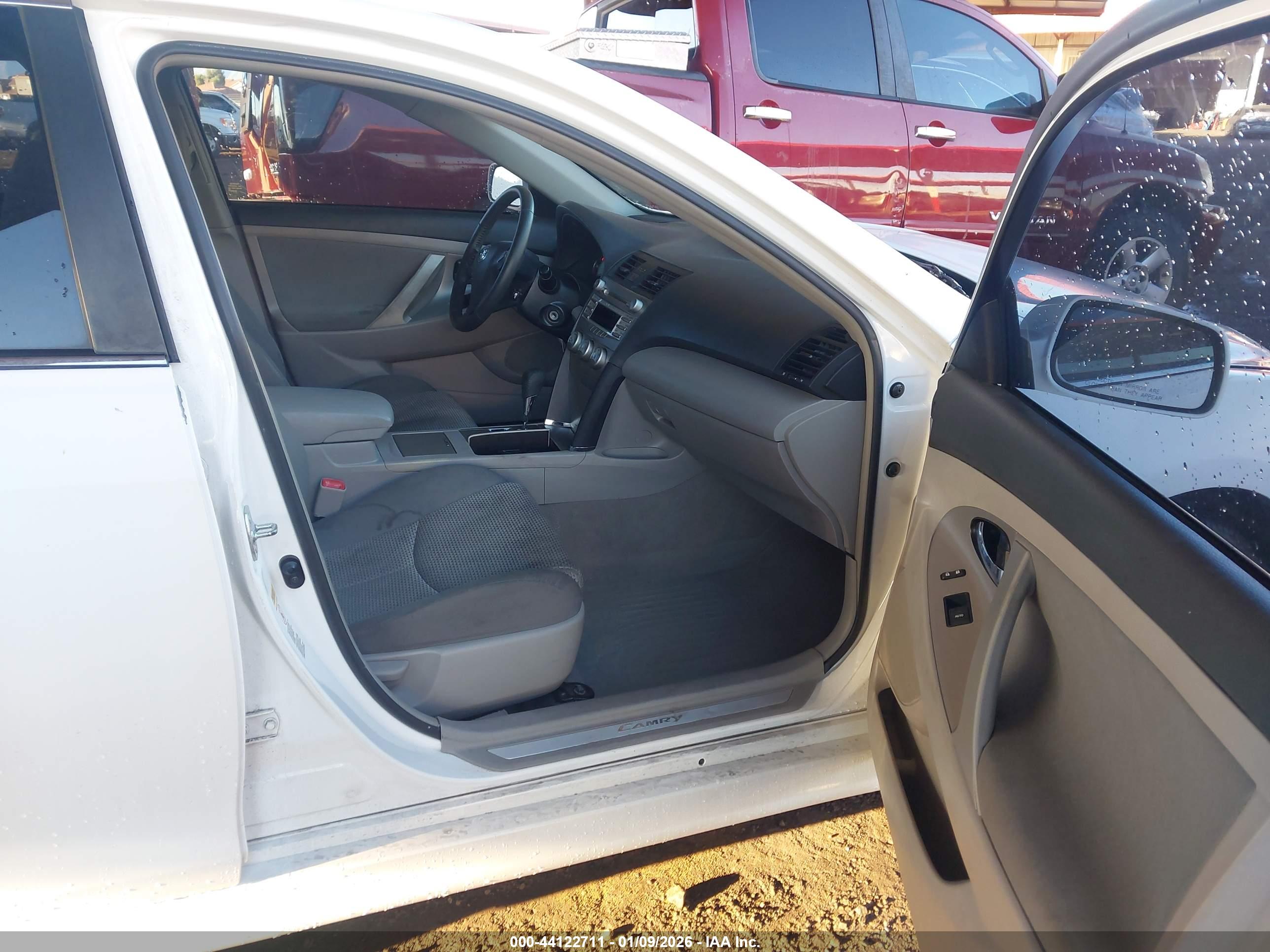 TOYOTA CAMRY image 5