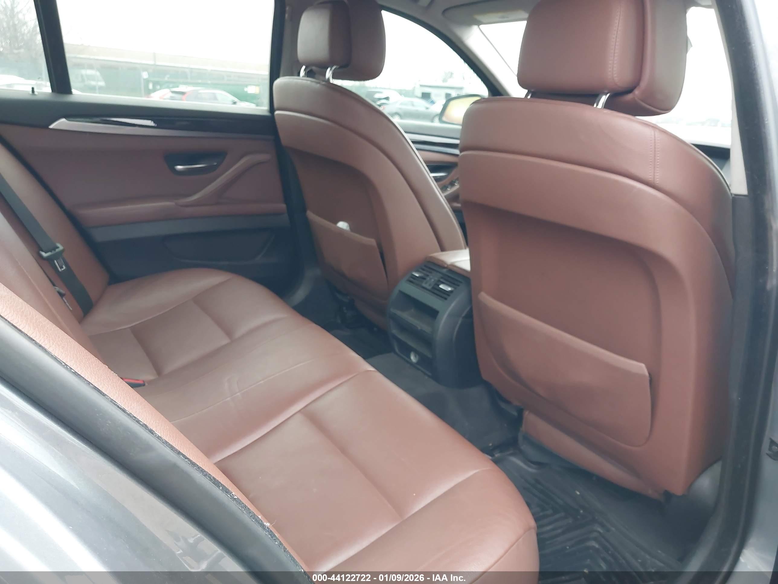 BMW 535I image 8