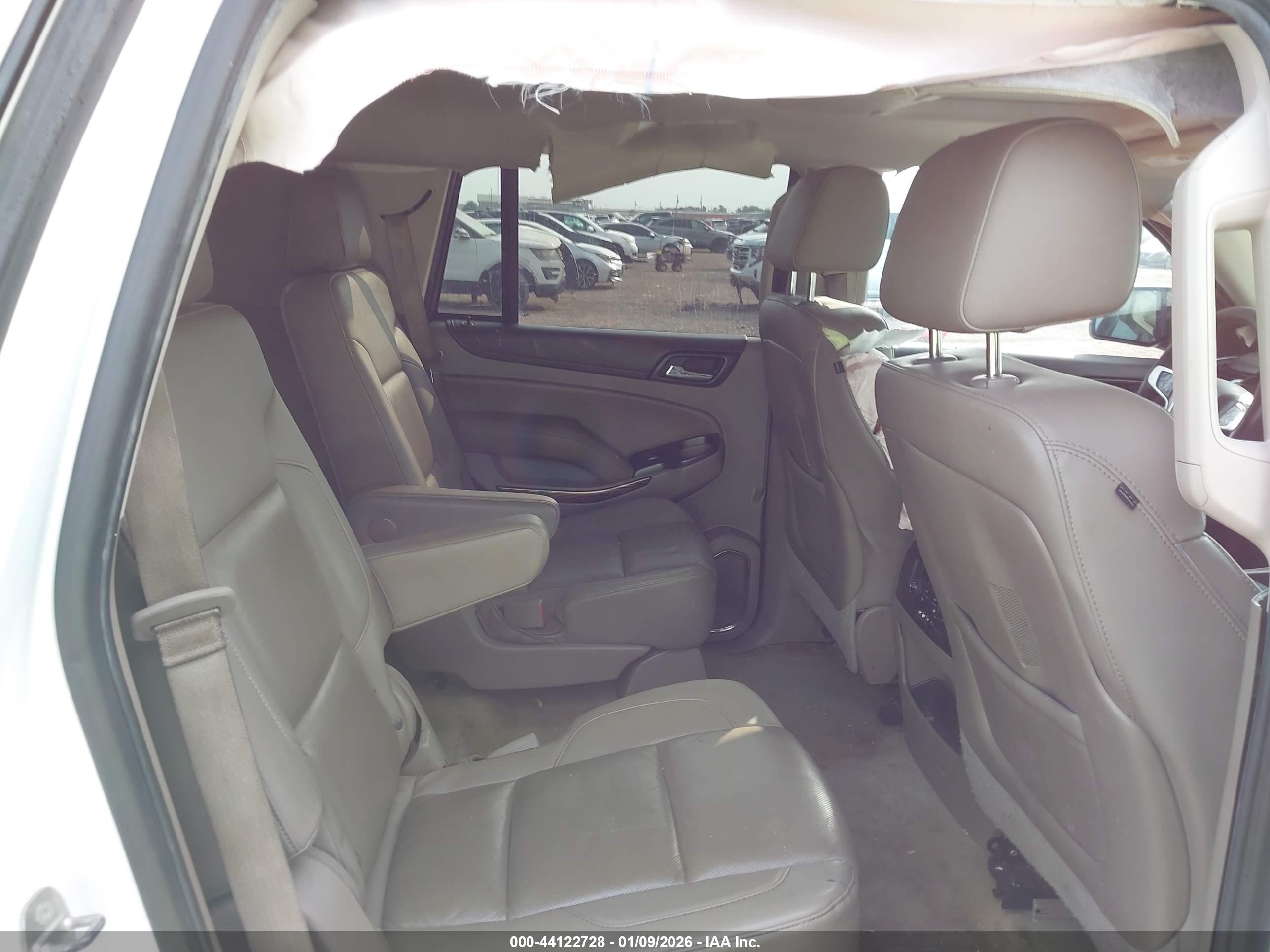 GMC YUKON image 8