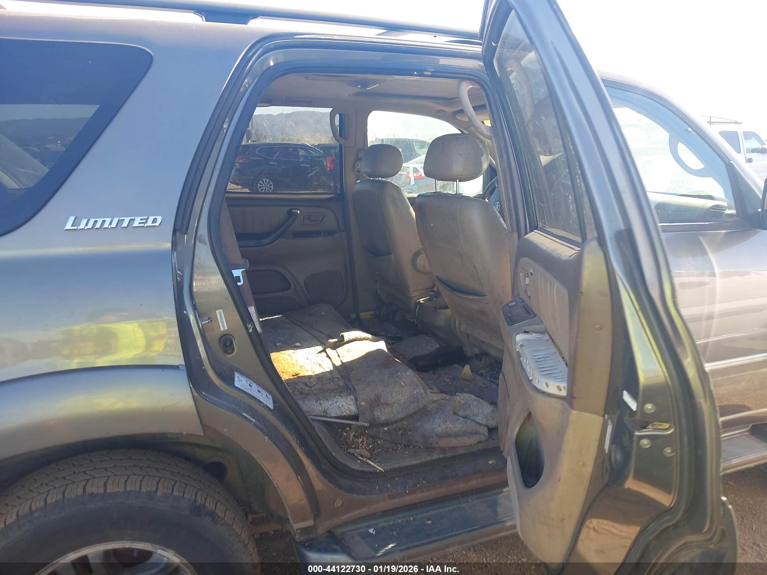 TOYOTA SEQUOIA image 8