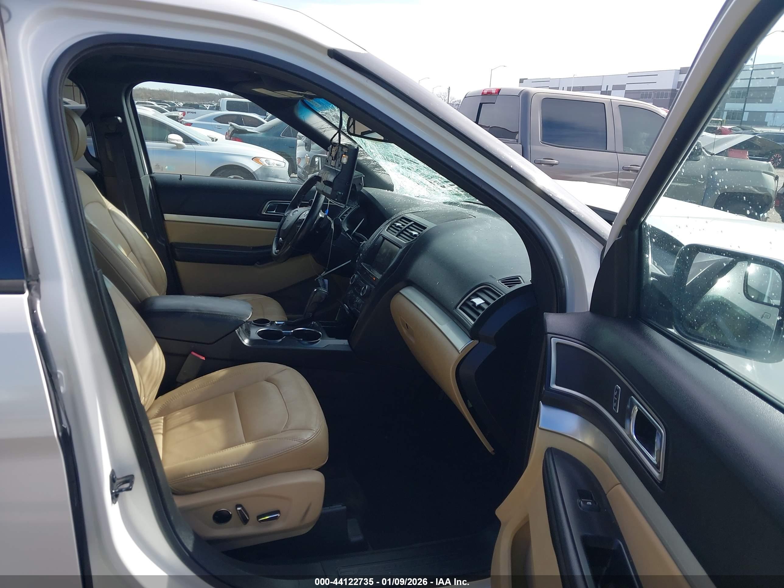 FORD EXPLORER image 5