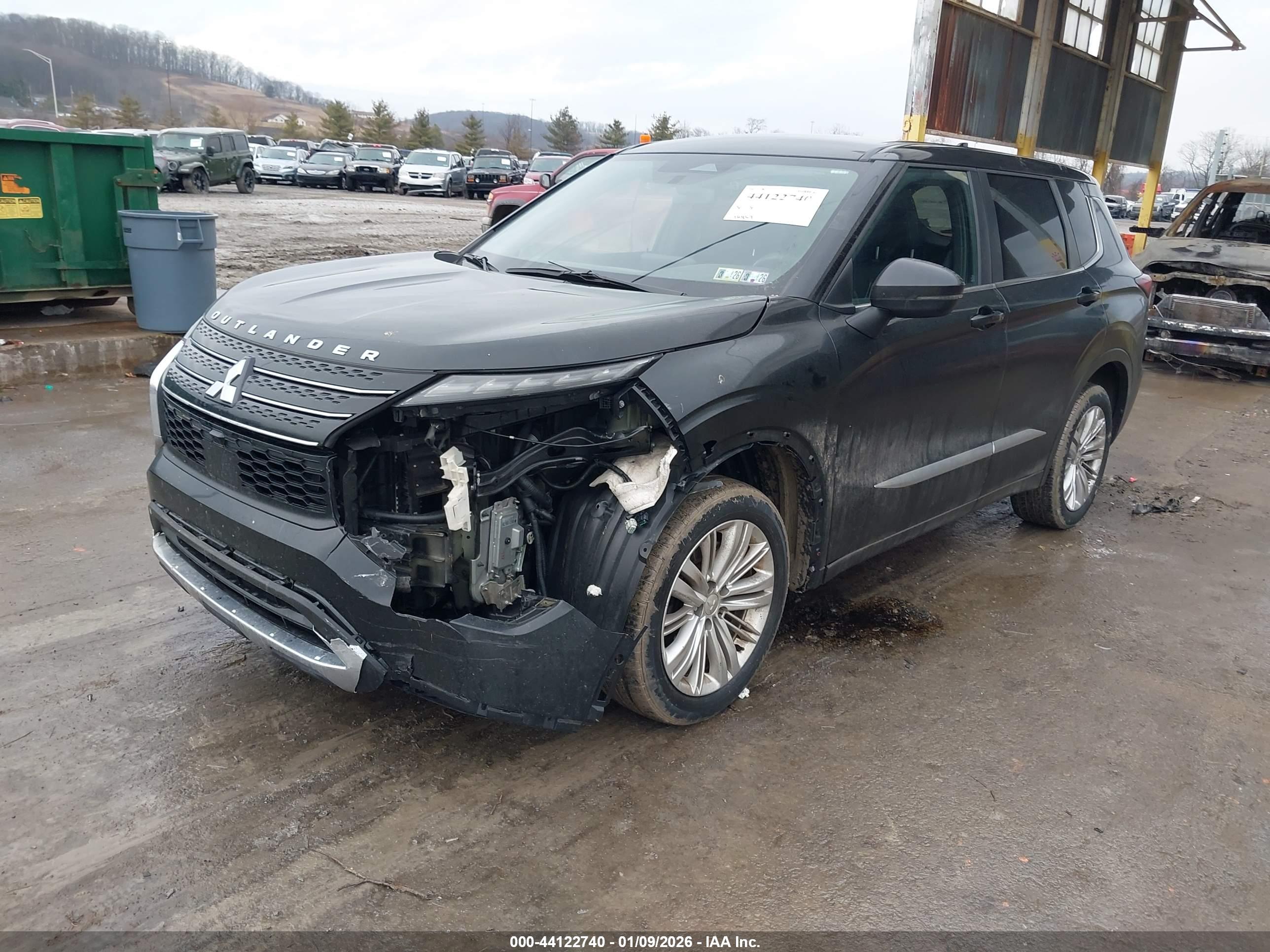 MITSUBISHI OUTLANDER image 6