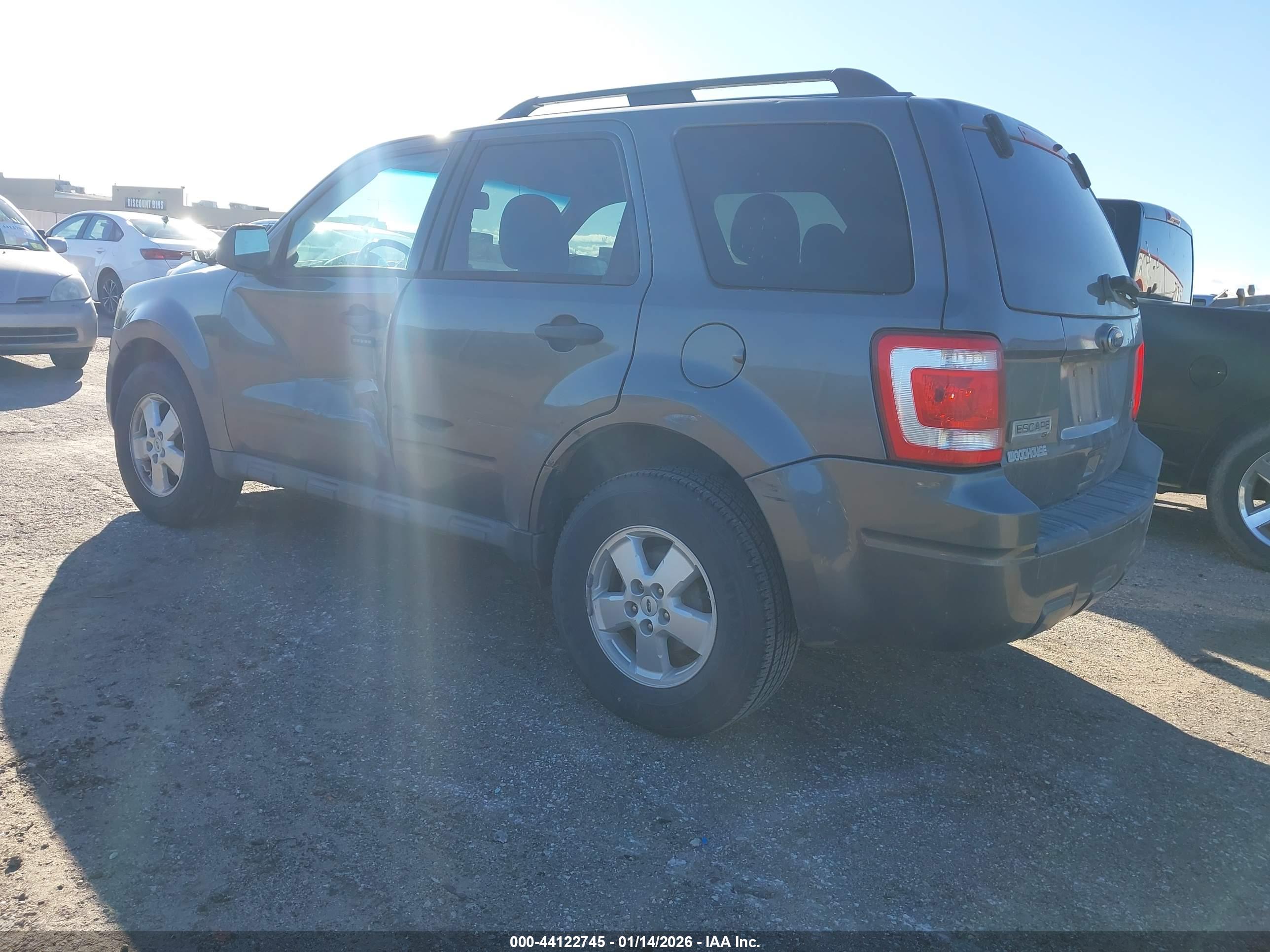 FORD ESCAPE image 3