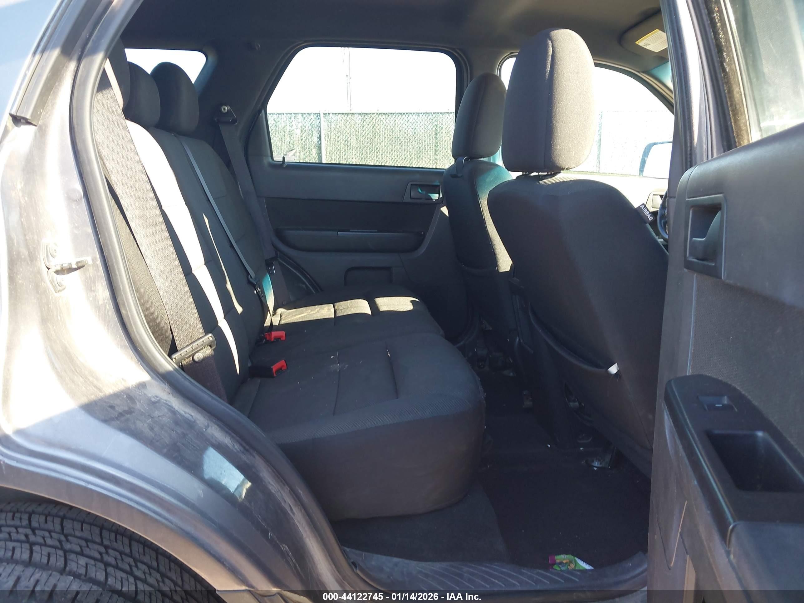FORD ESCAPE image 8