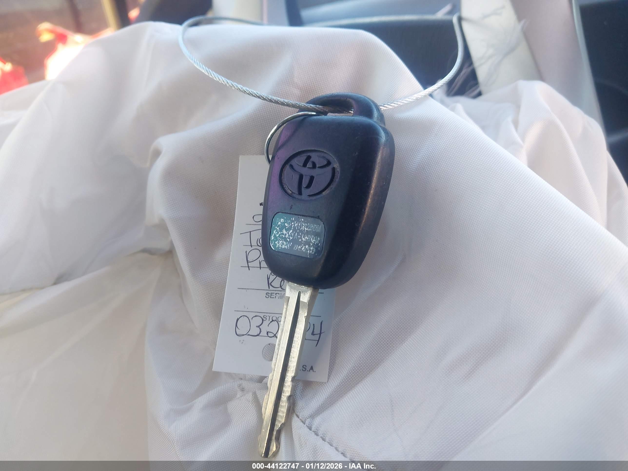 TOYOTA PRIUS image 11
