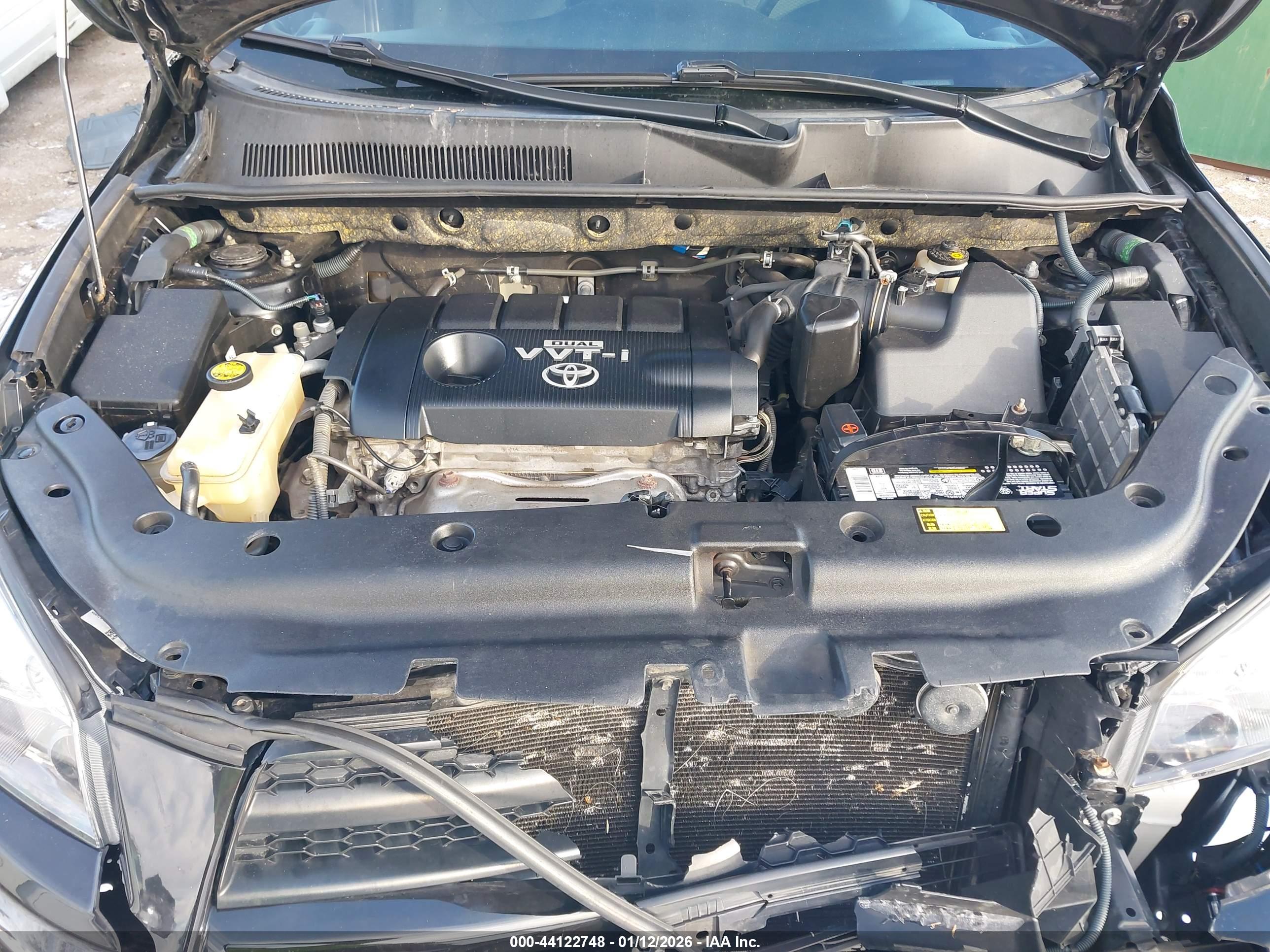 TOYOTA RAV4 image 10