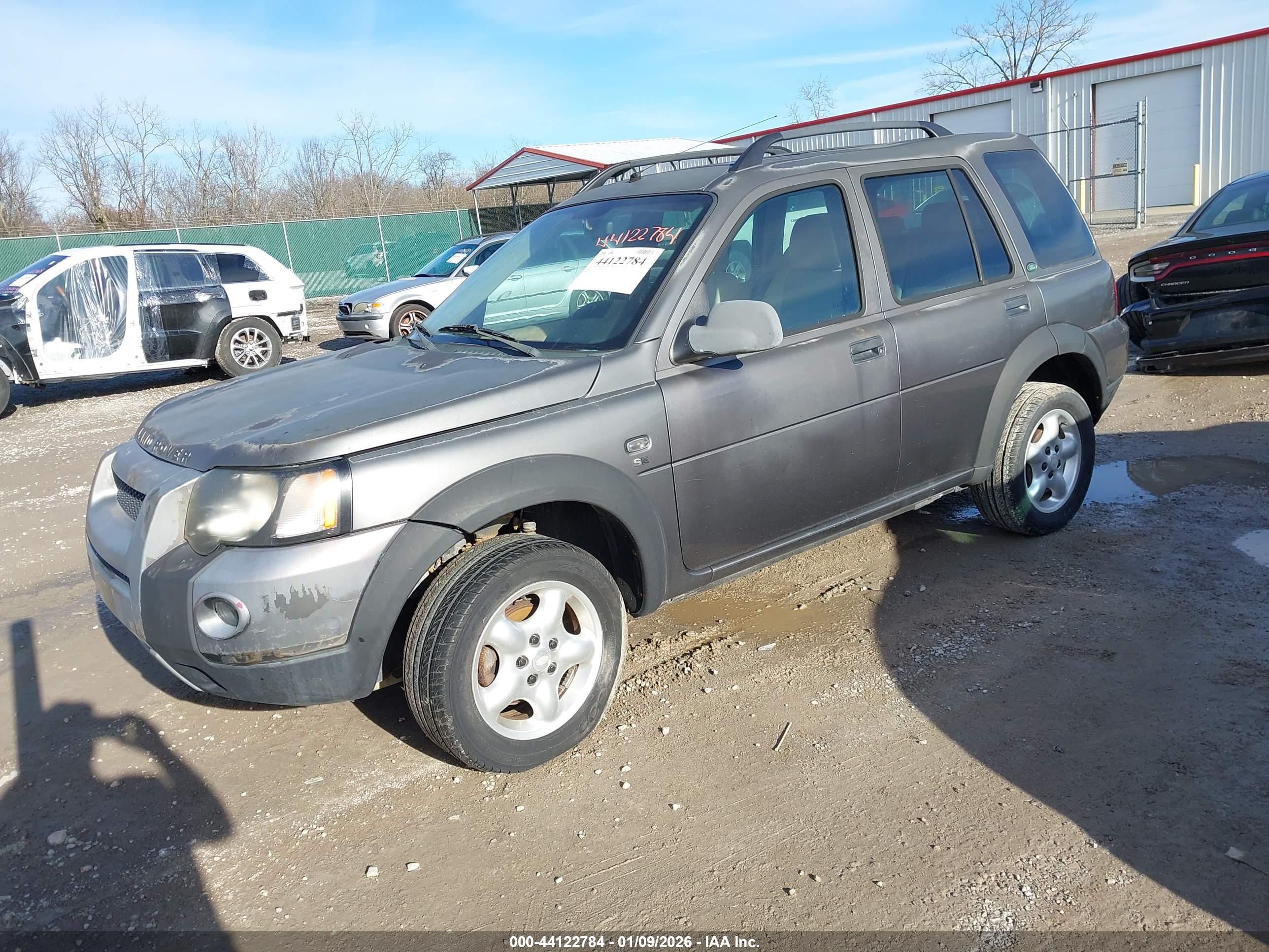 LAND ROVER image 2