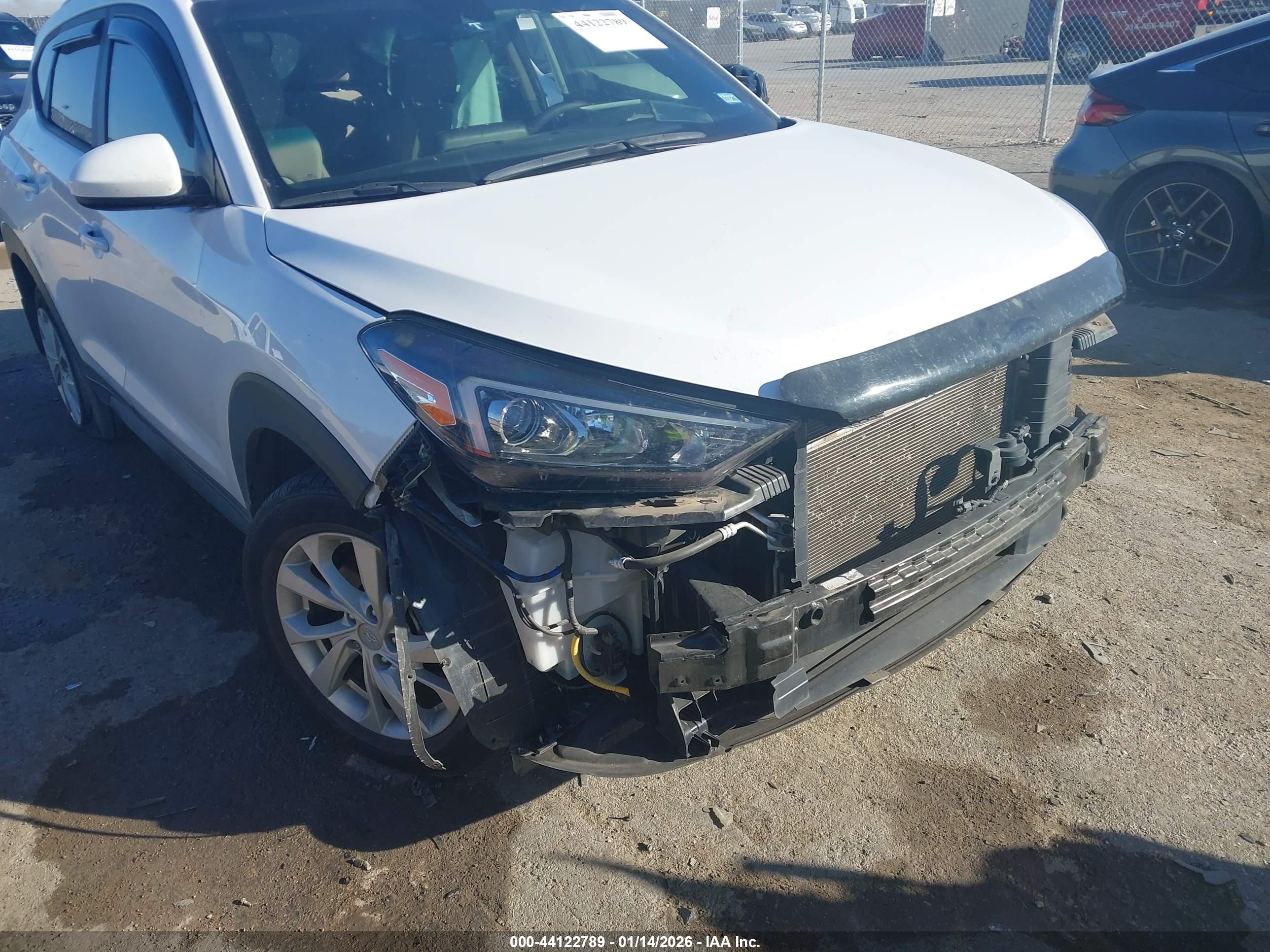 HYUNDAI TUCSON image 6