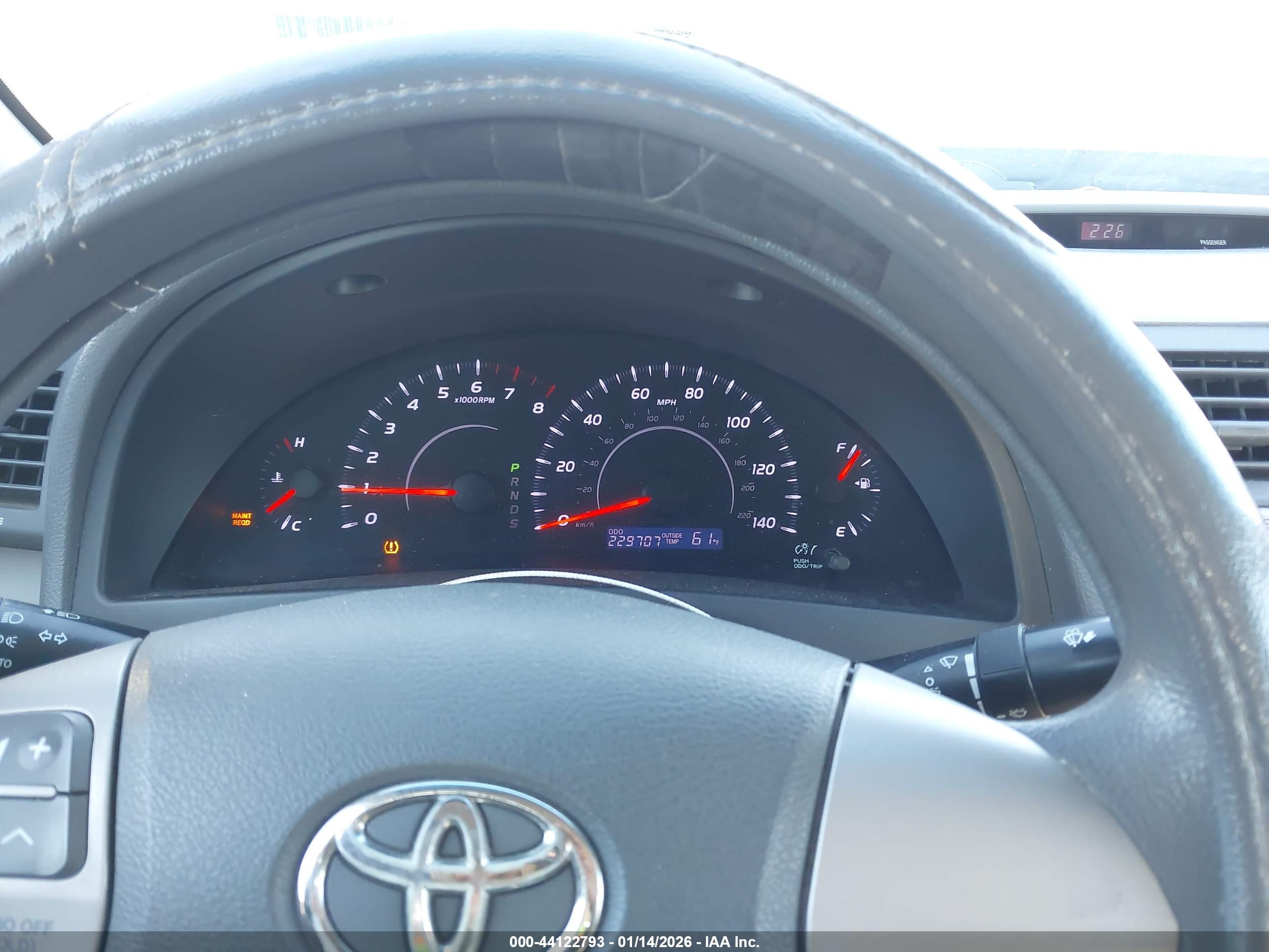TOYOTA CAMRY image 7