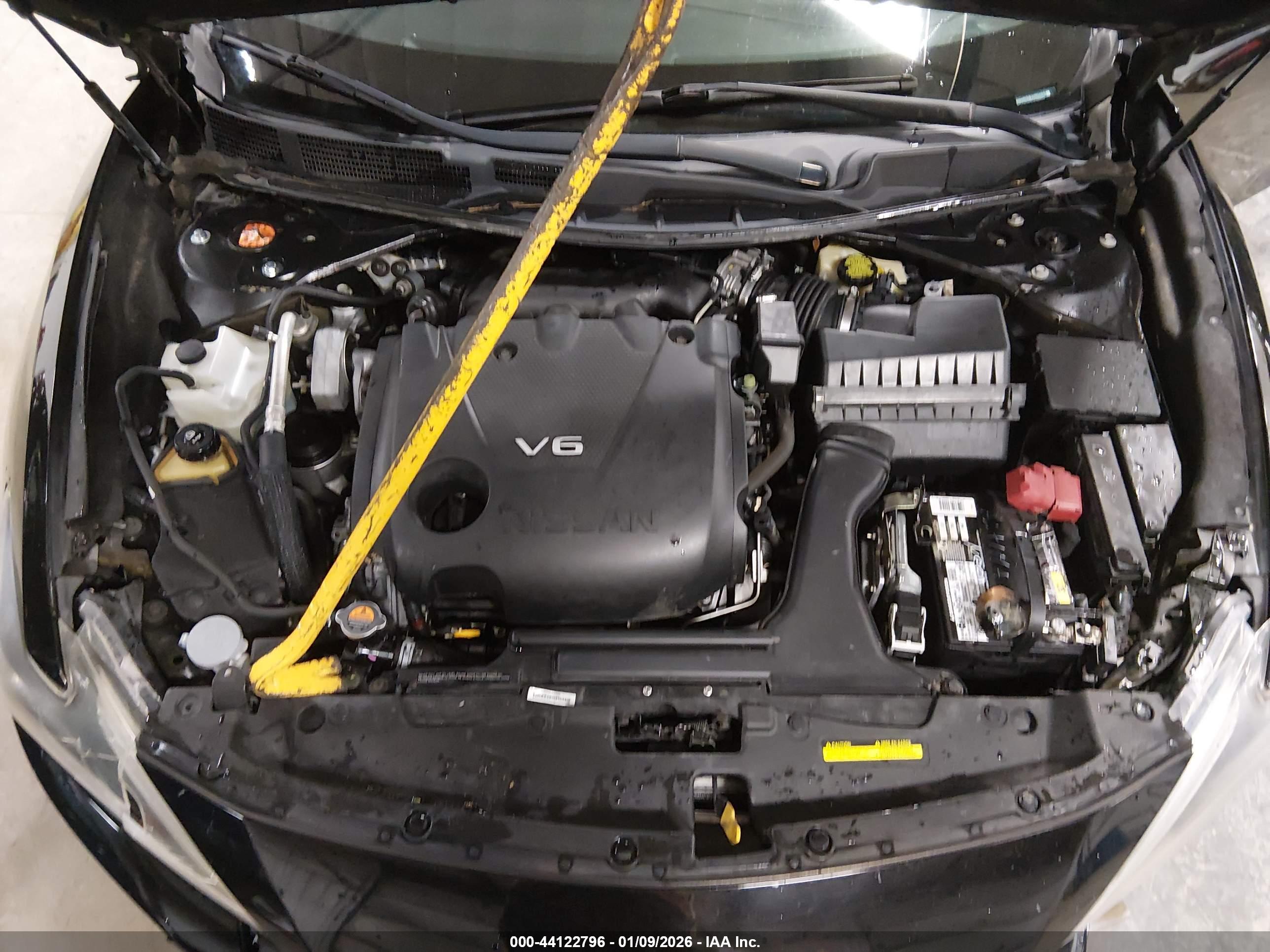 NISSAN MAXIMA image 10