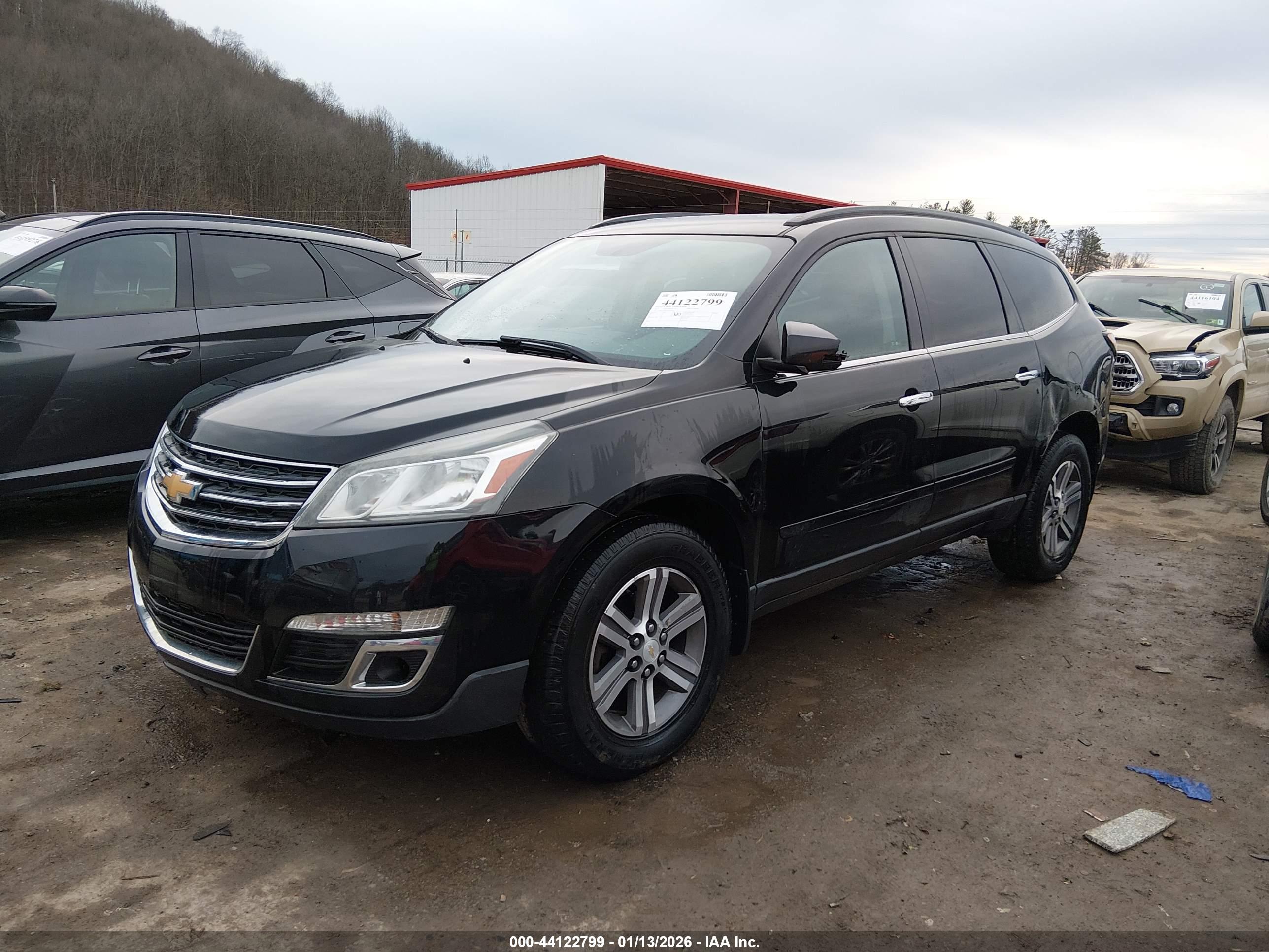 CHEVROLET TRAVERSE image 2