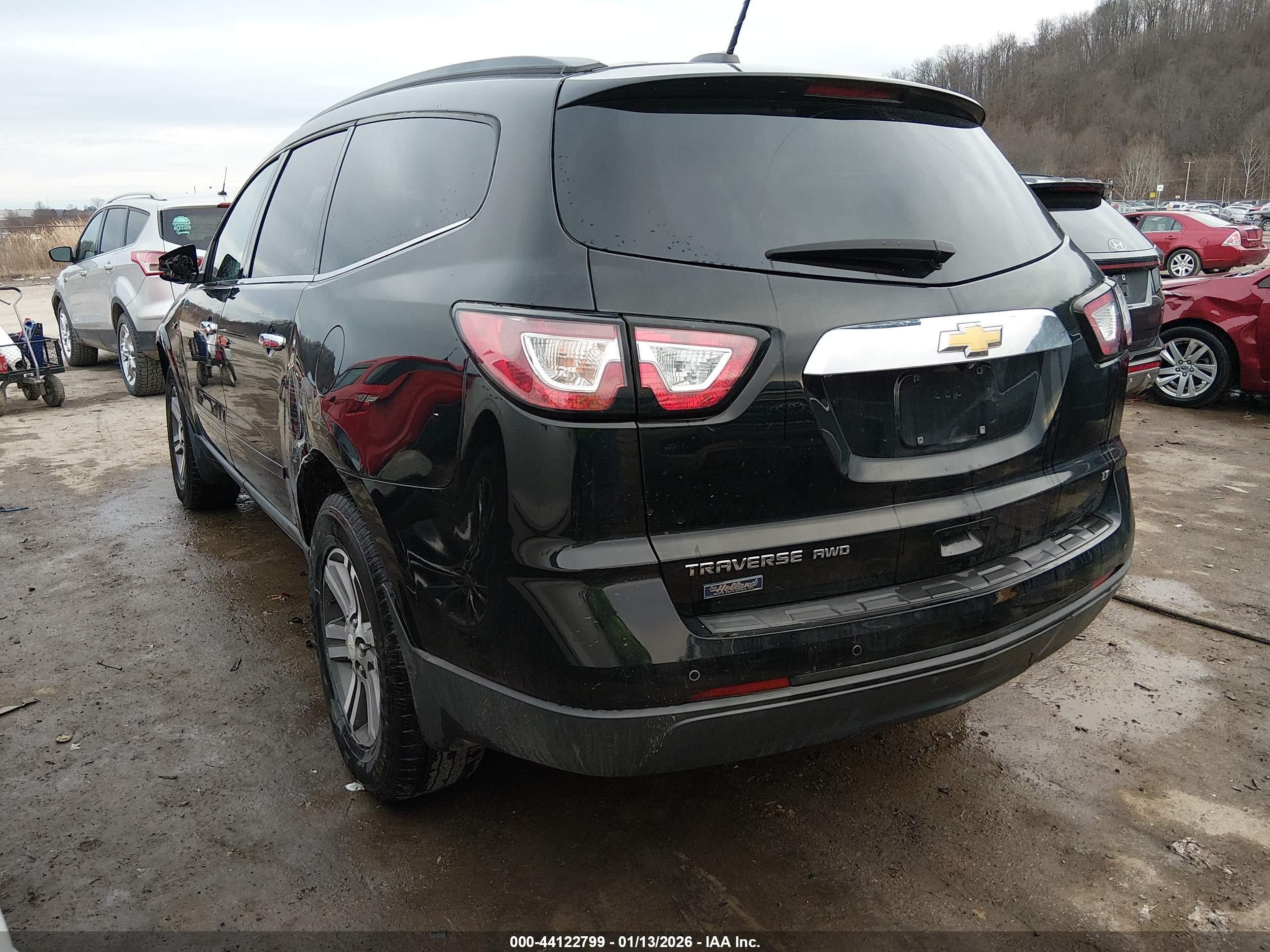 CHEVROLET TRAVERSE image 3
