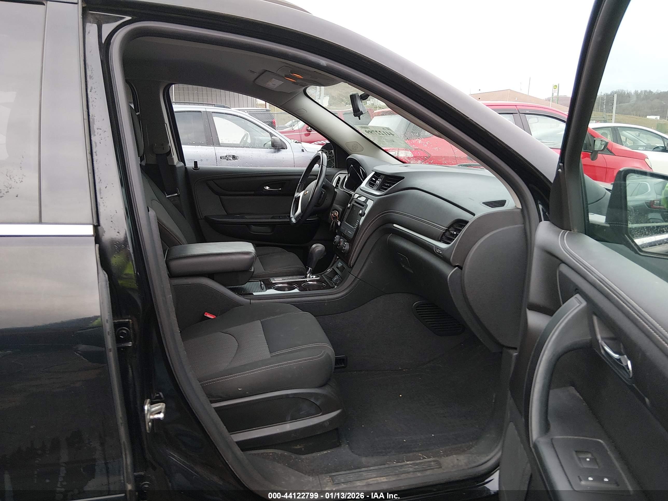 CHEVROLET TRAVERSE image 5