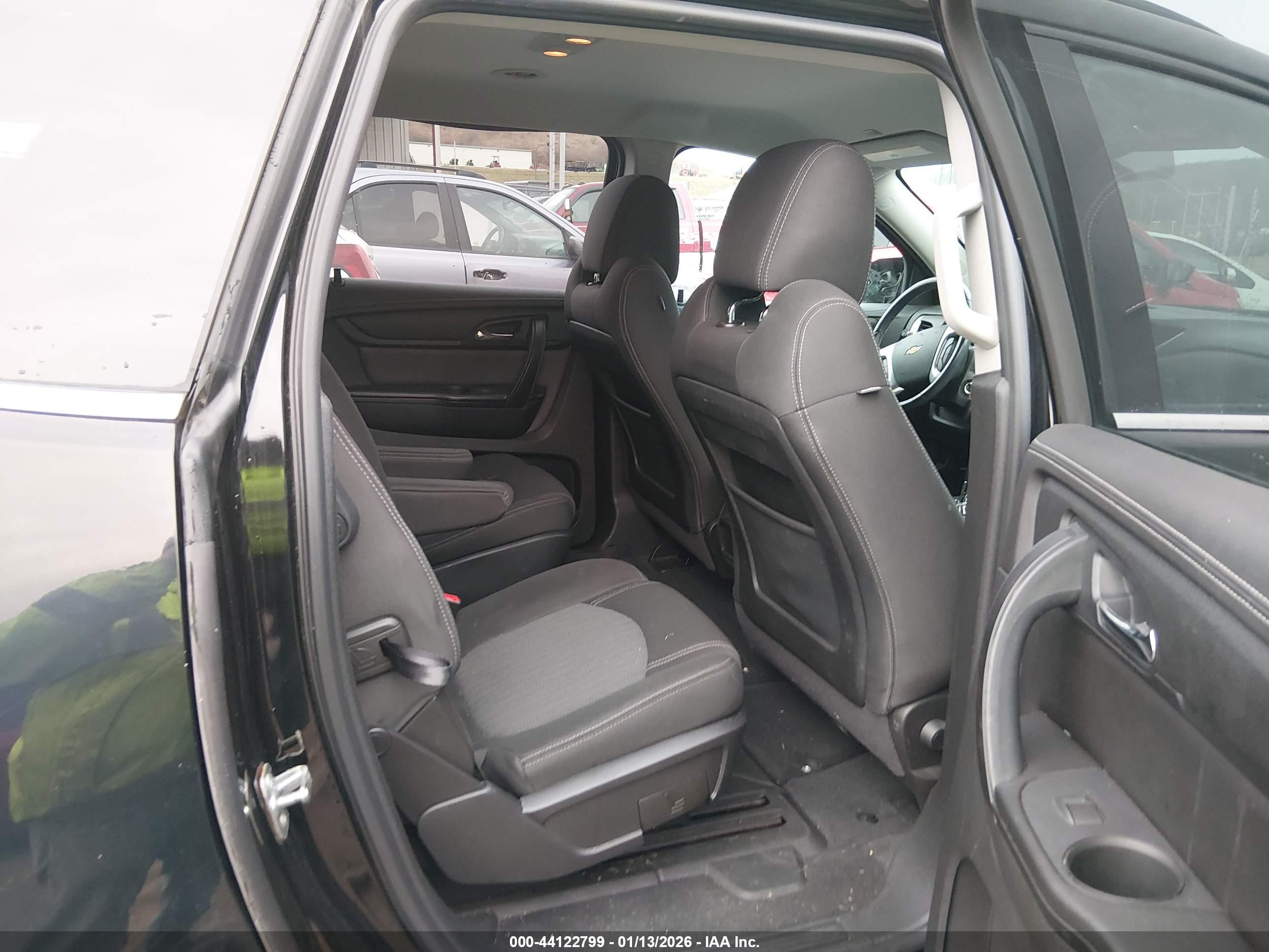 CHEVROLET TRAVERSE image 8